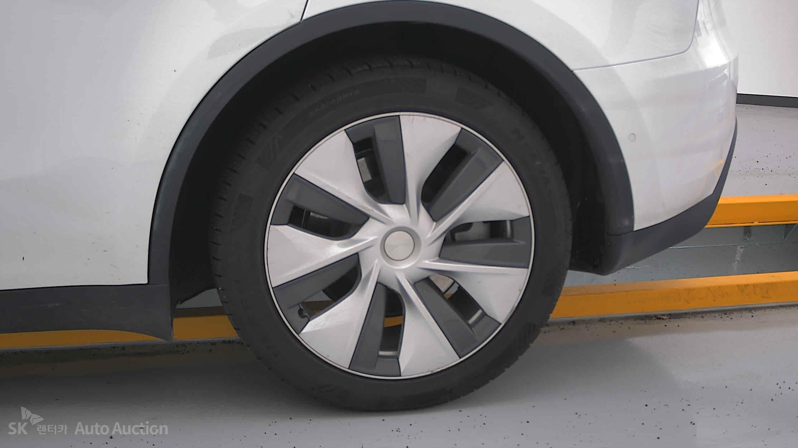 2022 - tesla model y
