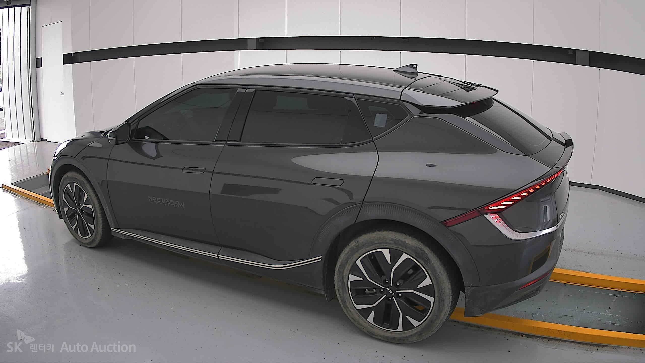 2022 - kia ev6