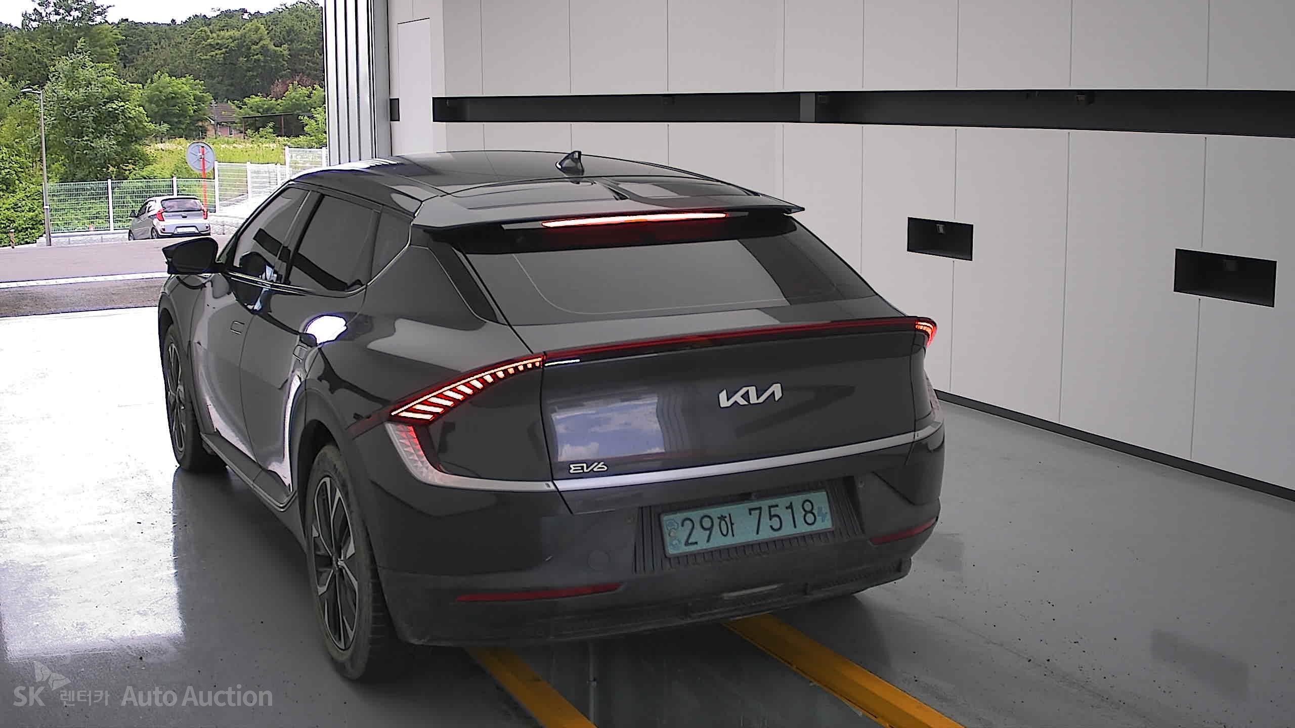 2022 - kia ev6
