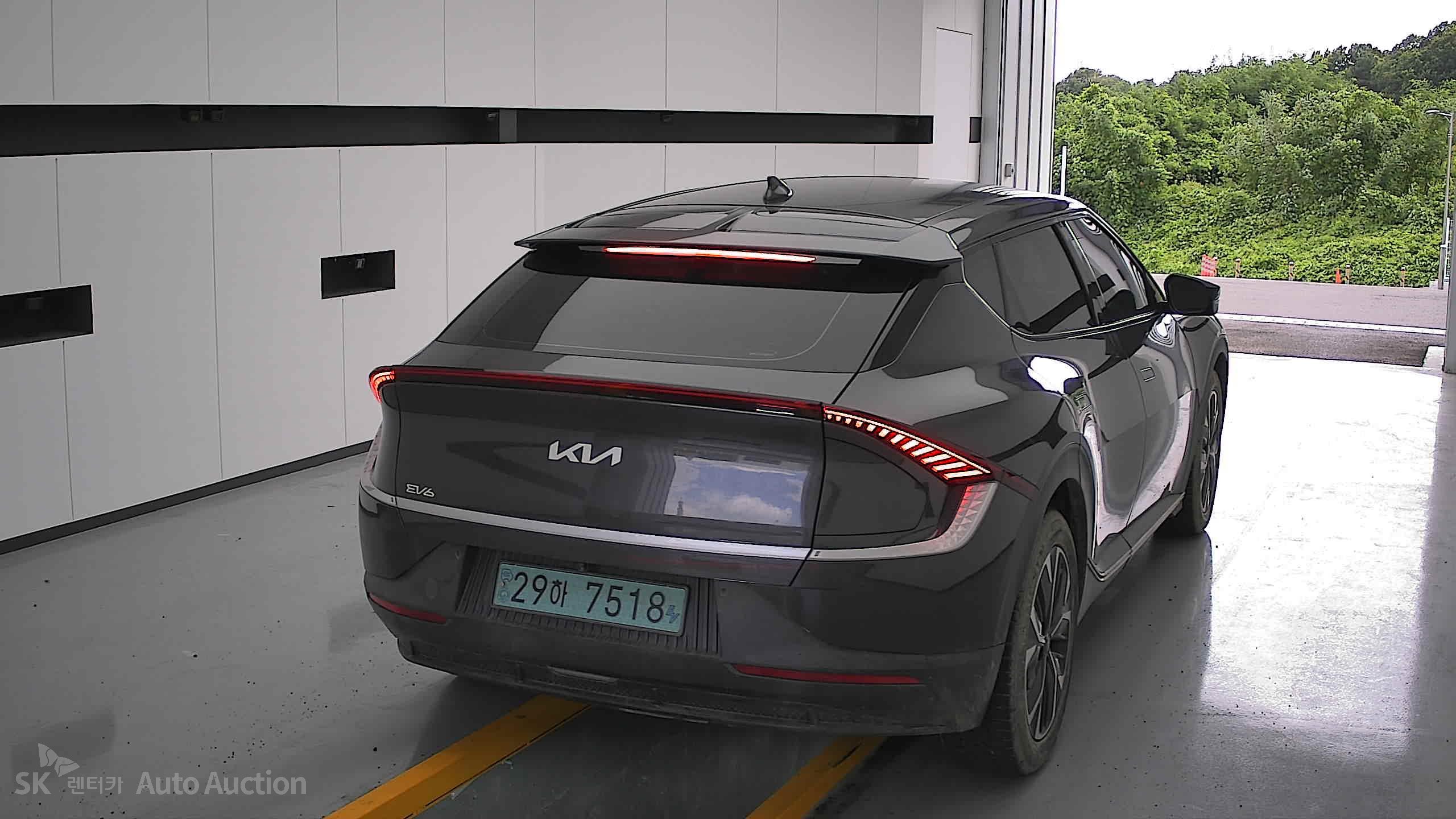 2022 - kia ev6