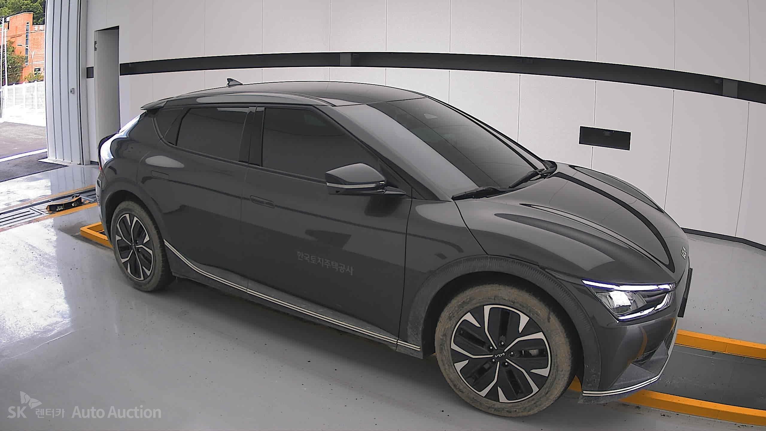 2022 - kia ev6