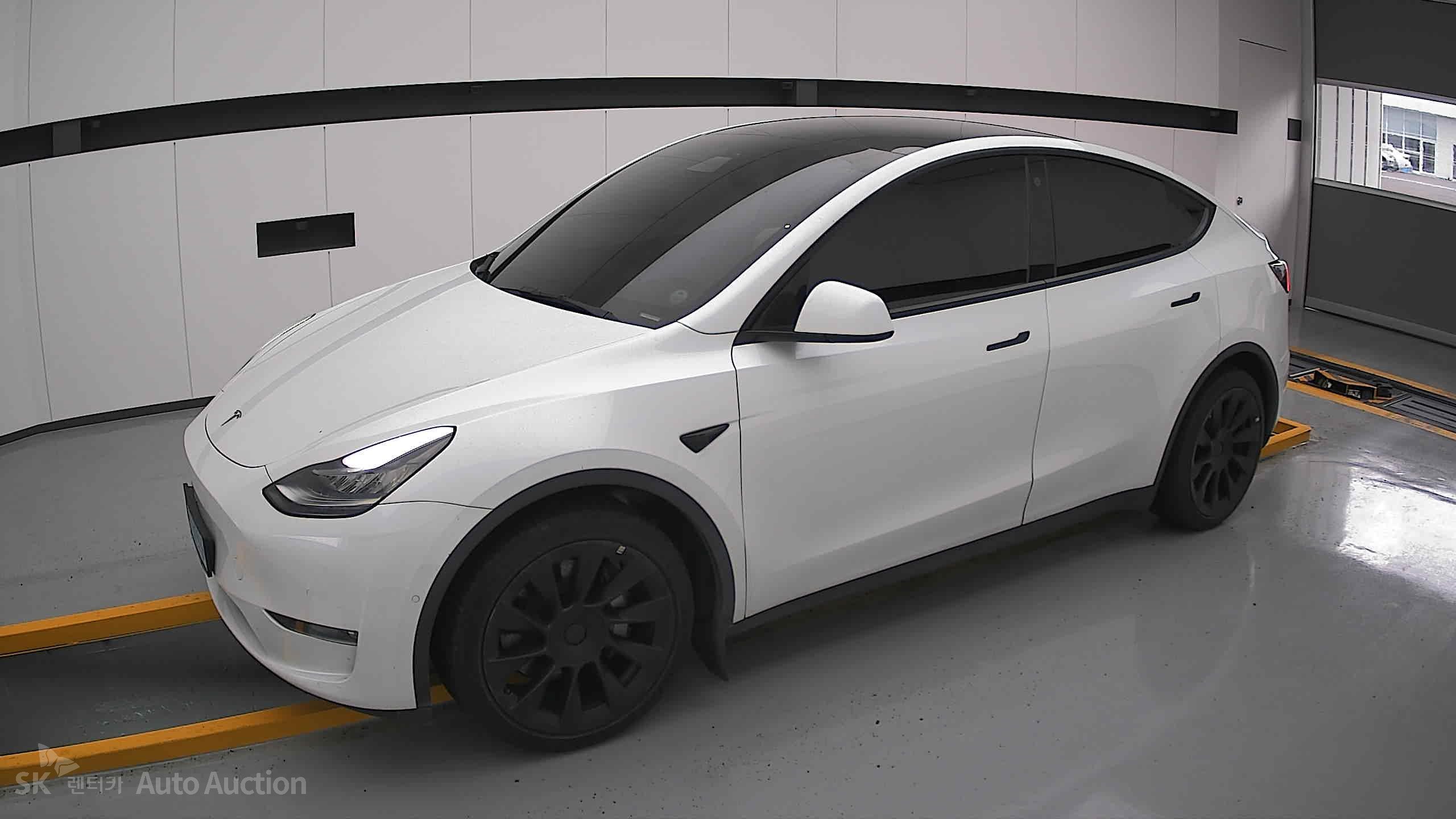 2022 - tesla model y
