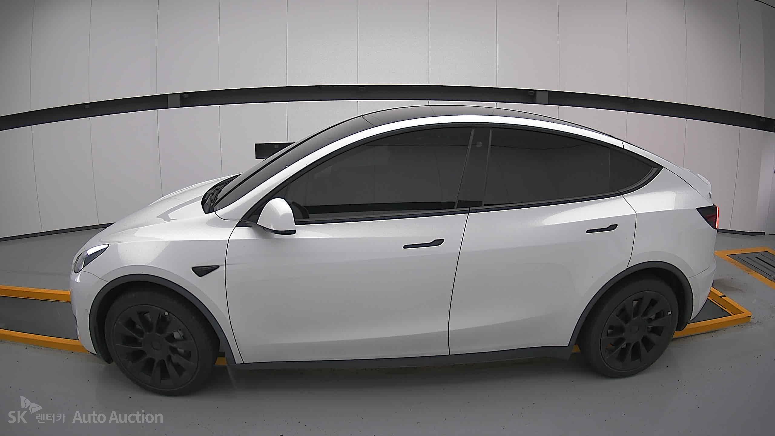 2022 - tesla model y