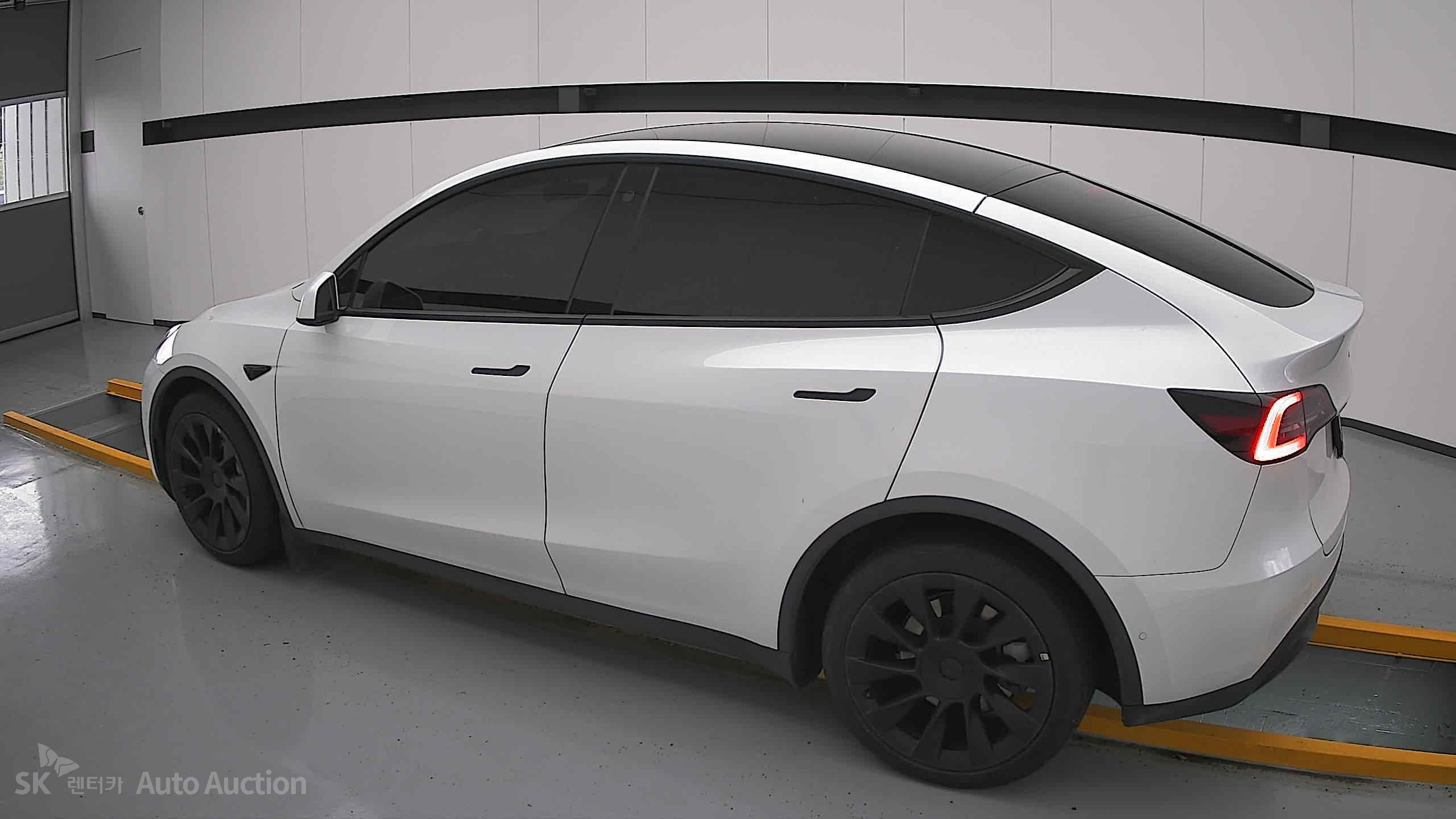 2022 - tesla model y