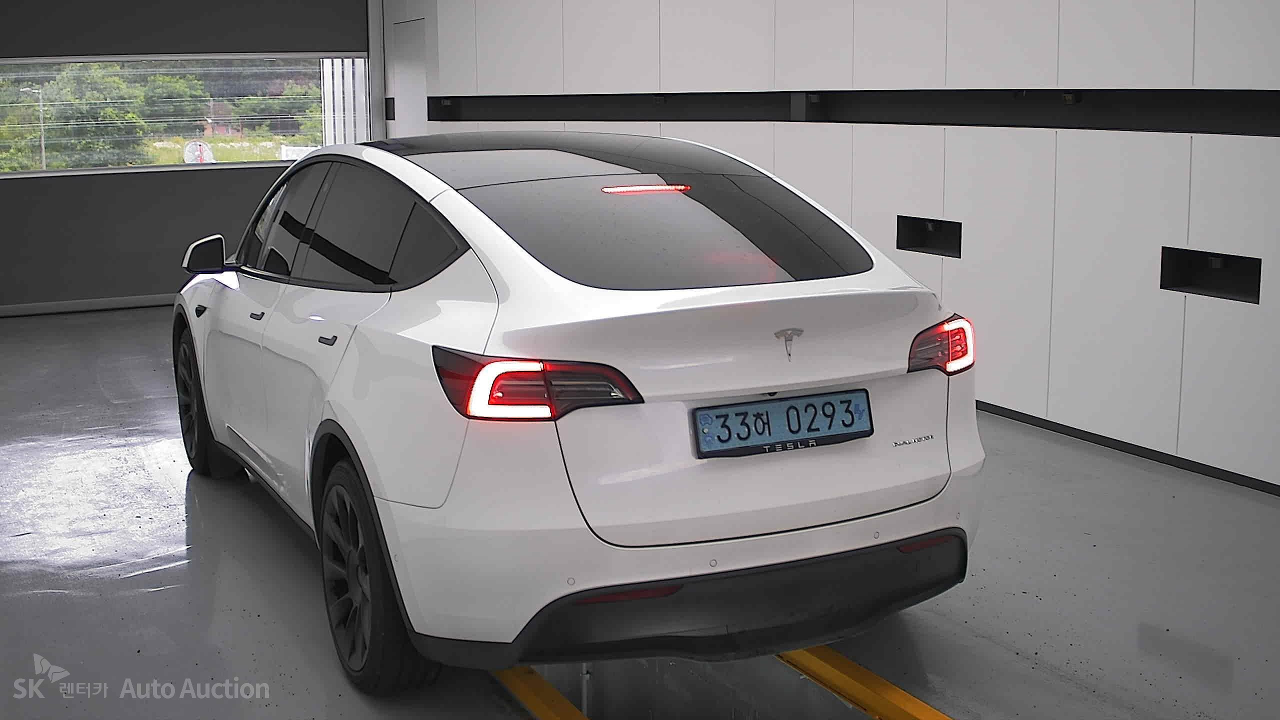 2022 - tesla model y