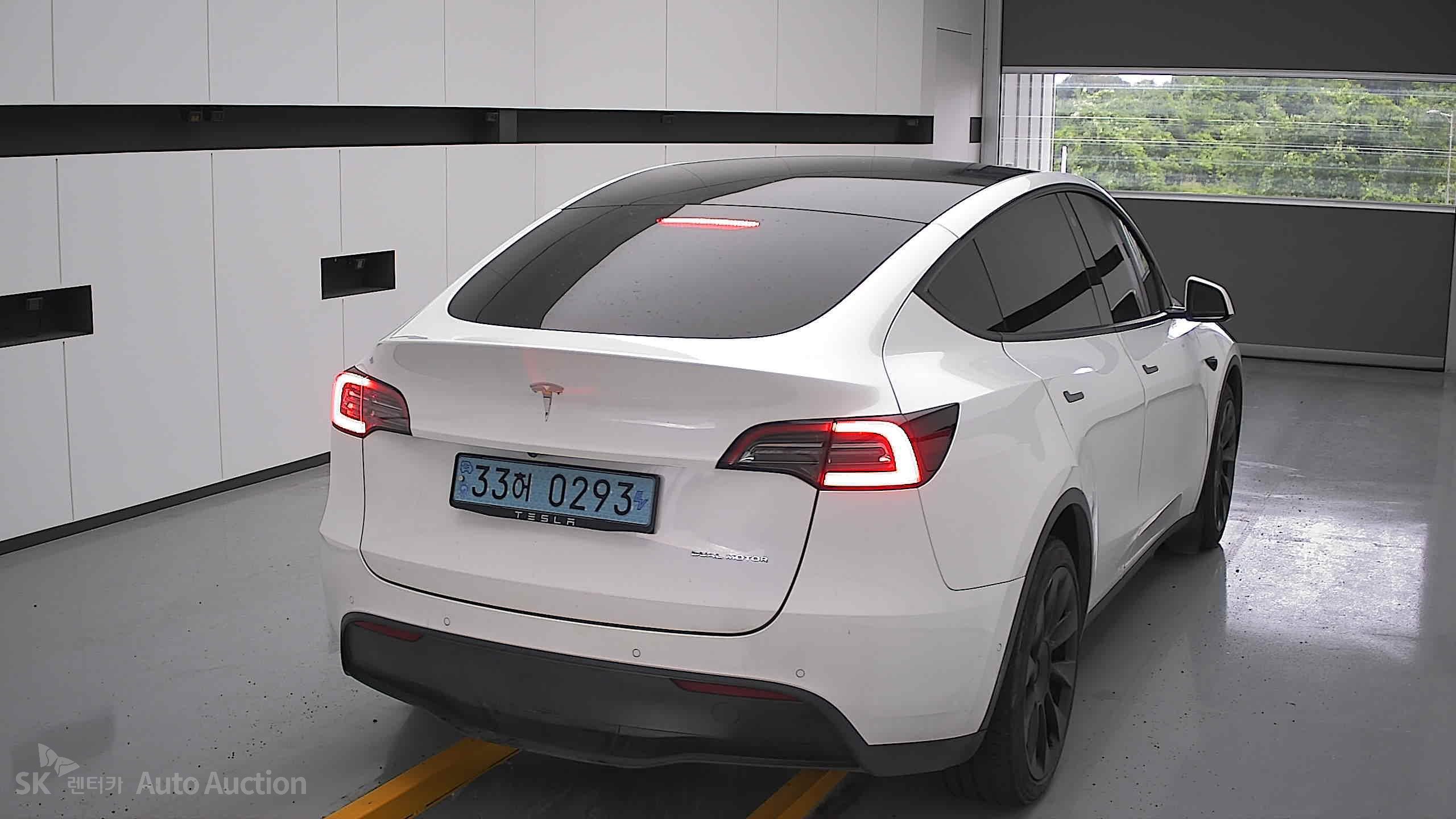 2022 - tesla model y