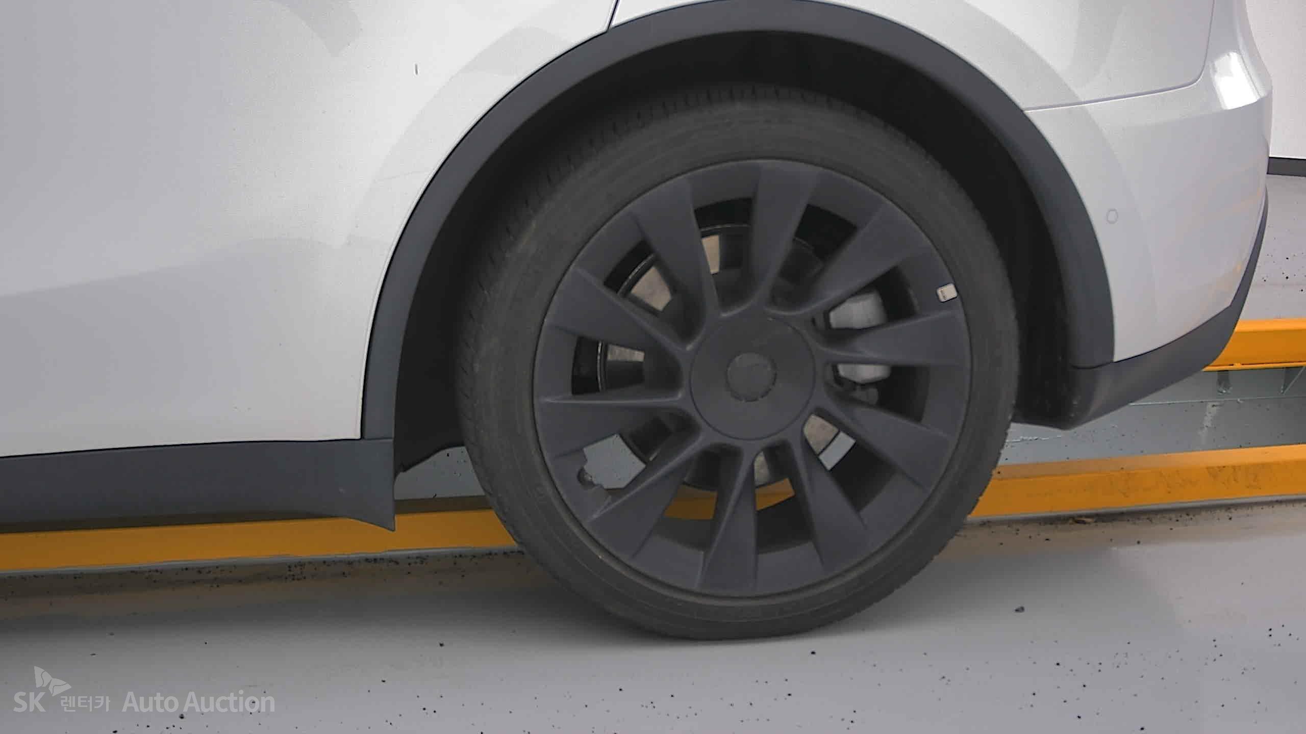 2022 - tesla model y