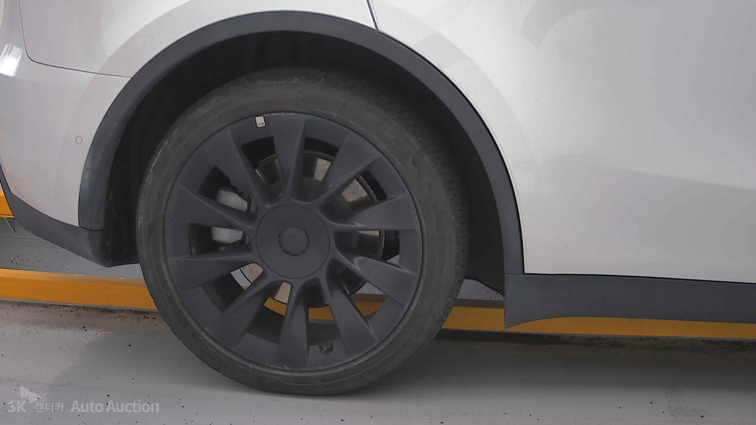 2022 - tesla model y