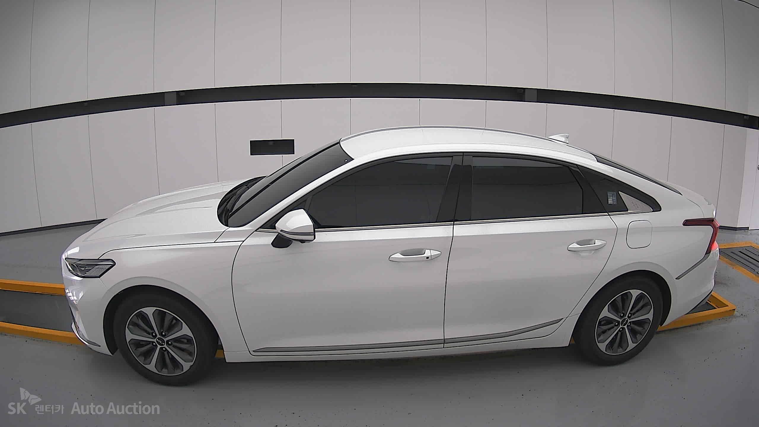 2023 - kia k8