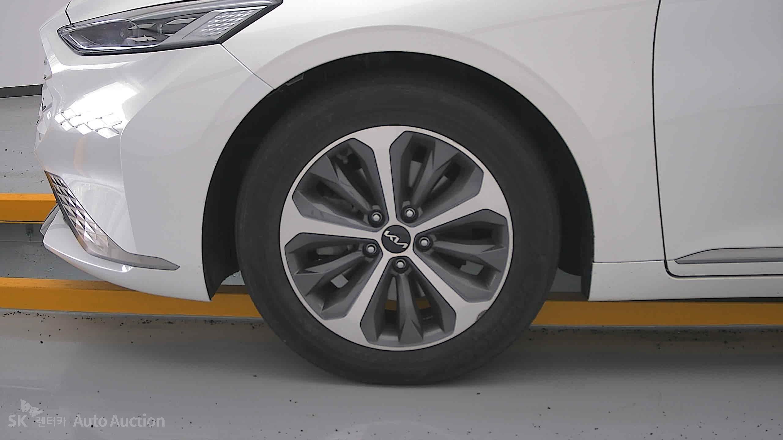 2023 - kia k8