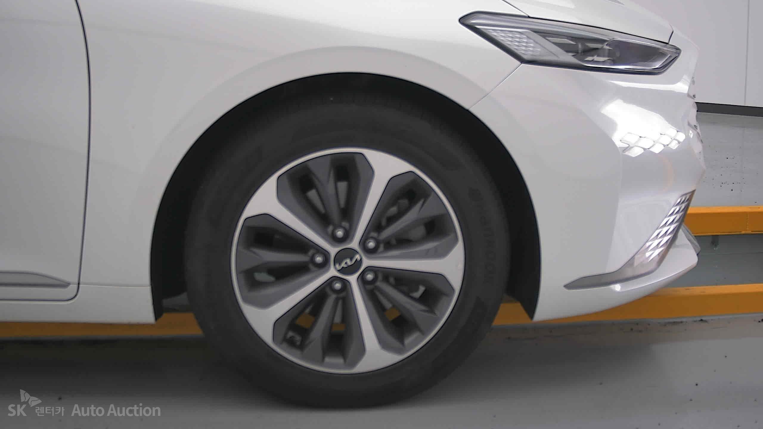 2023 - kia k8