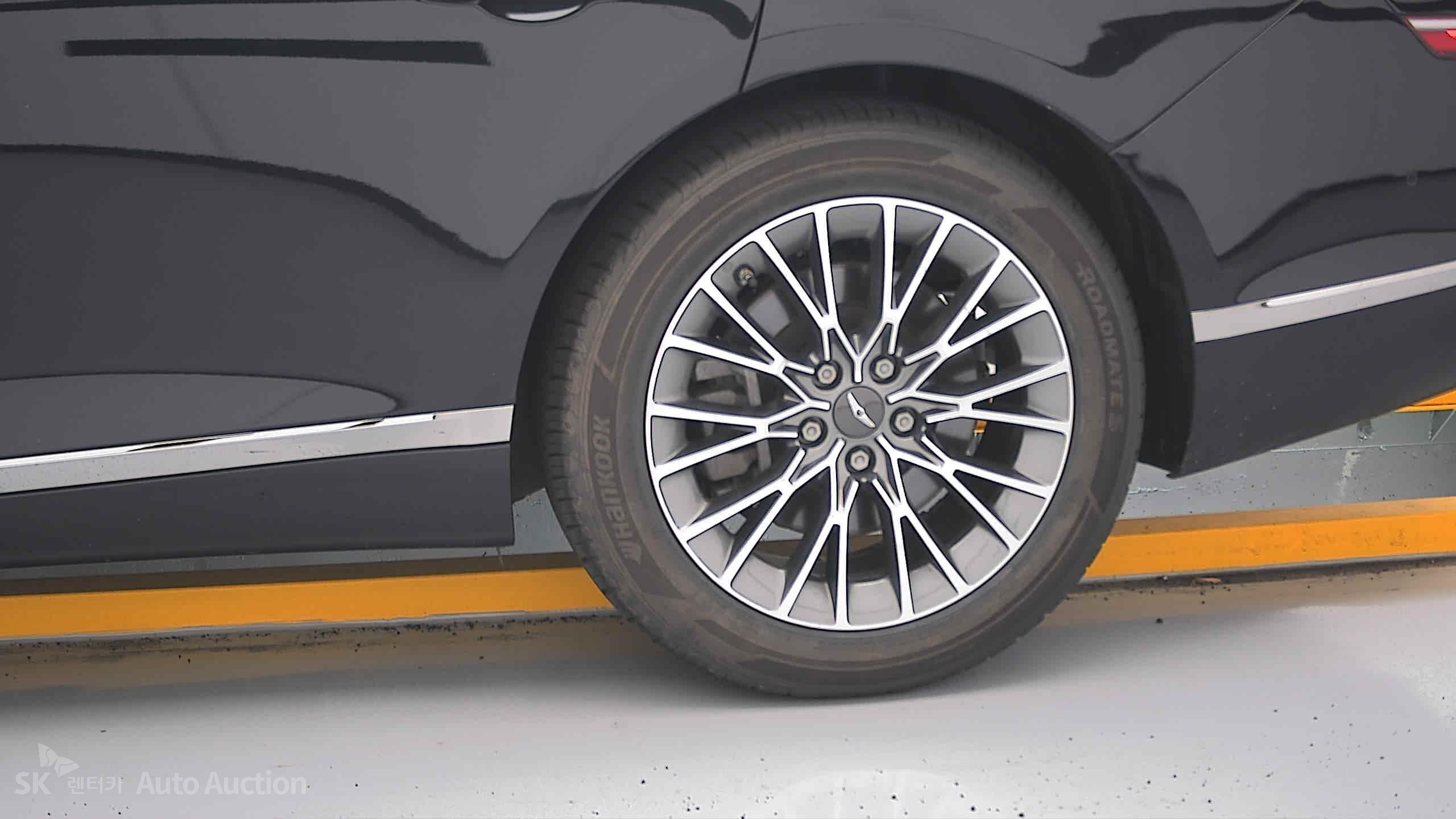 2022 - genesis g80