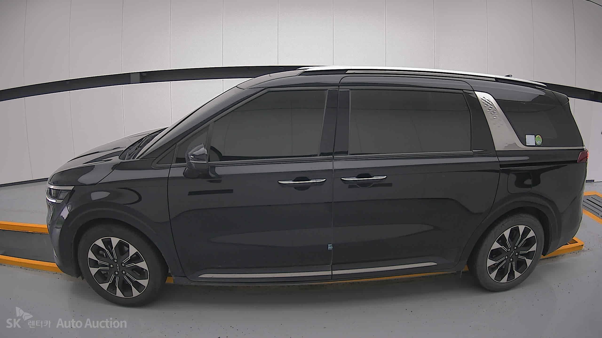 2022 - kia carnival