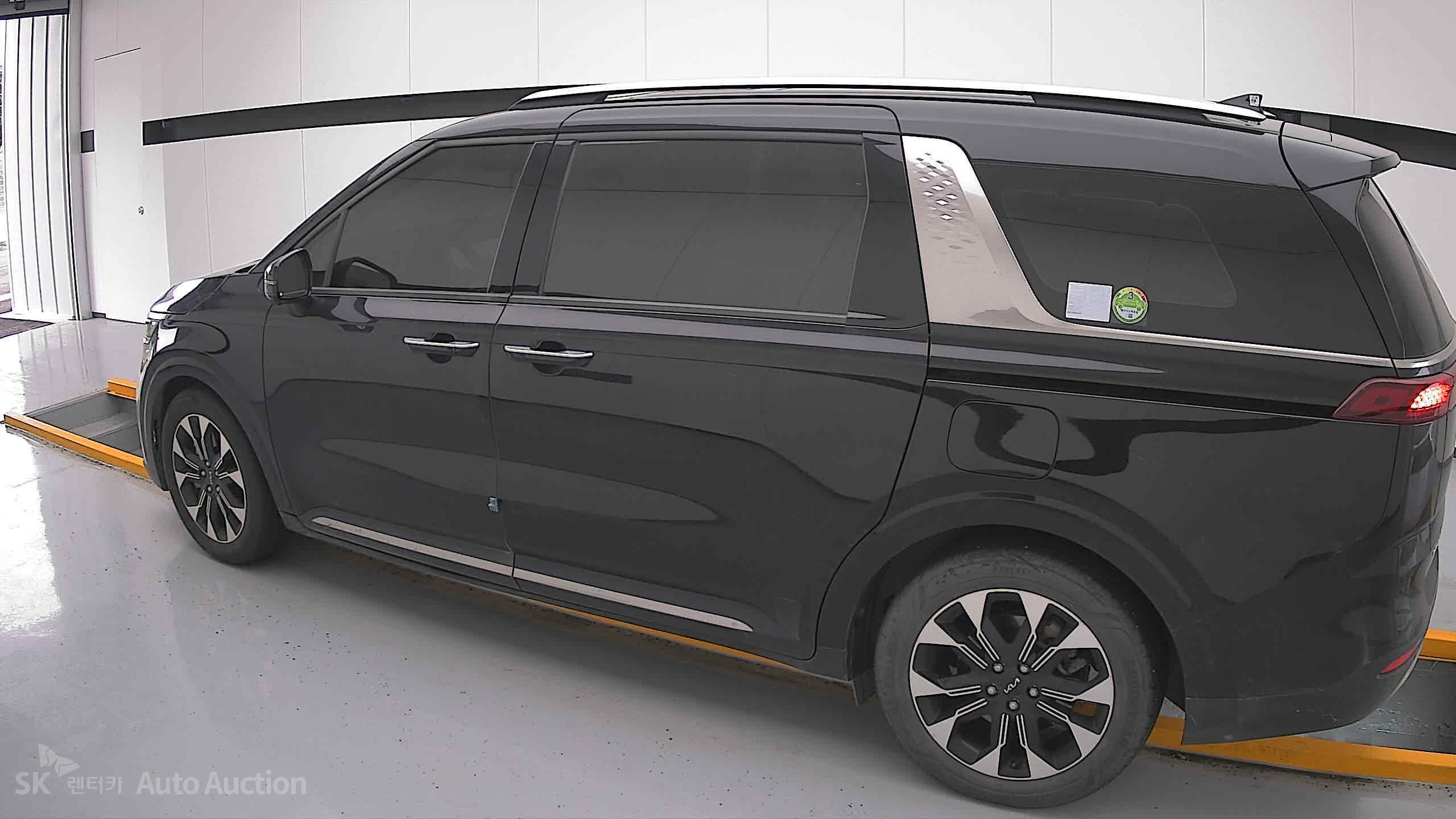 2022 - kia carnival