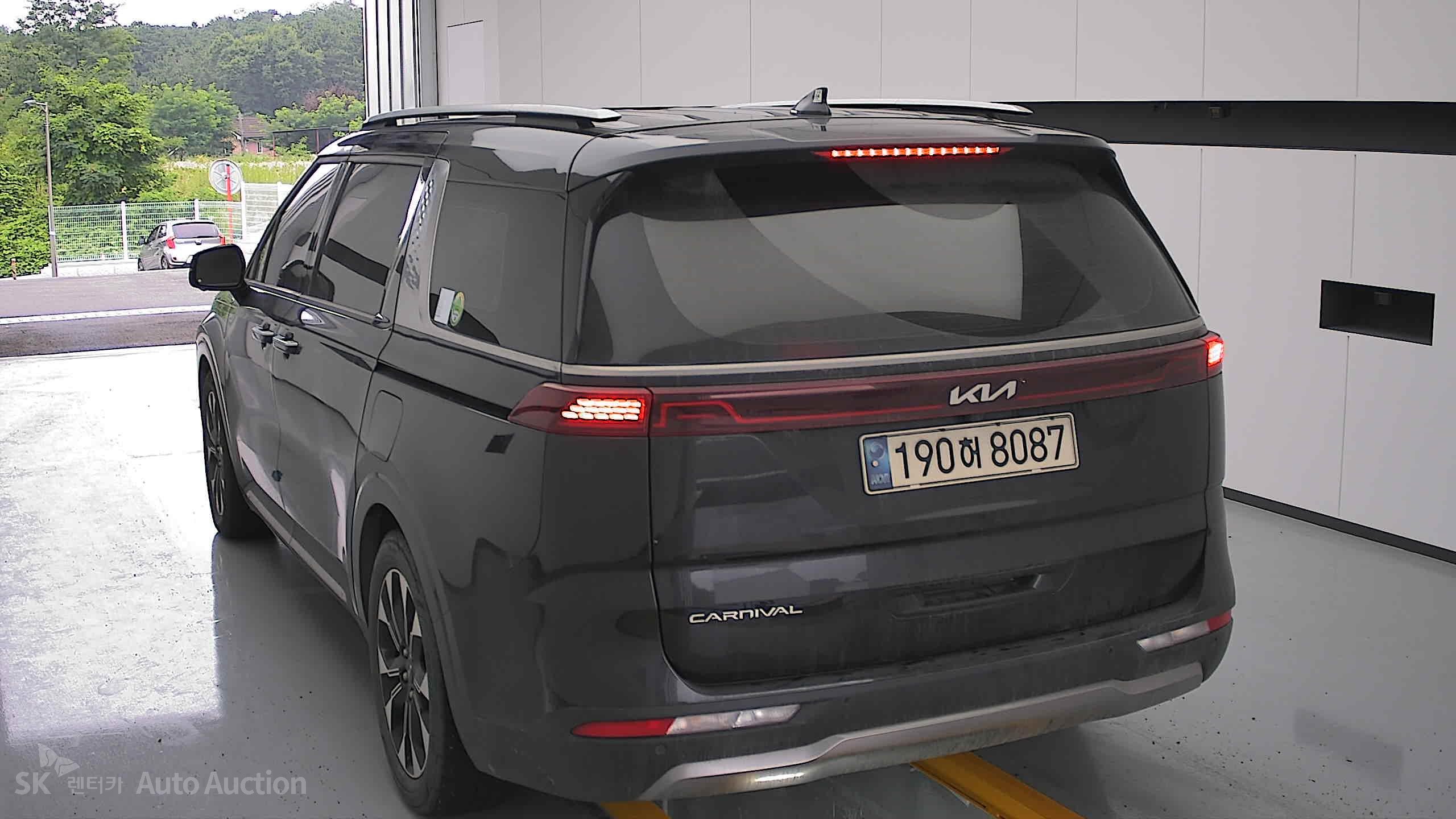 2022 - kia carnival