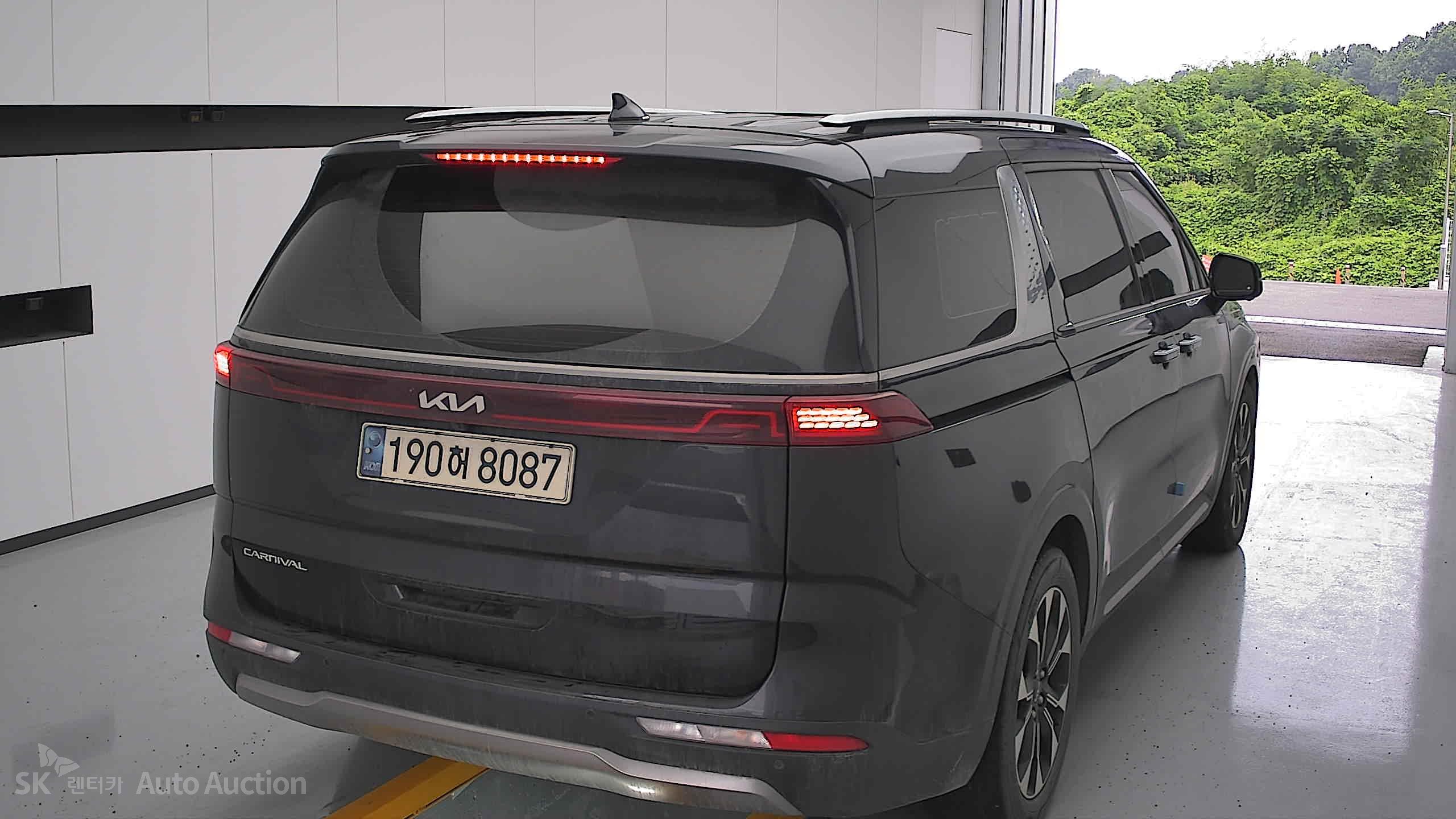 2022 - kia carnival