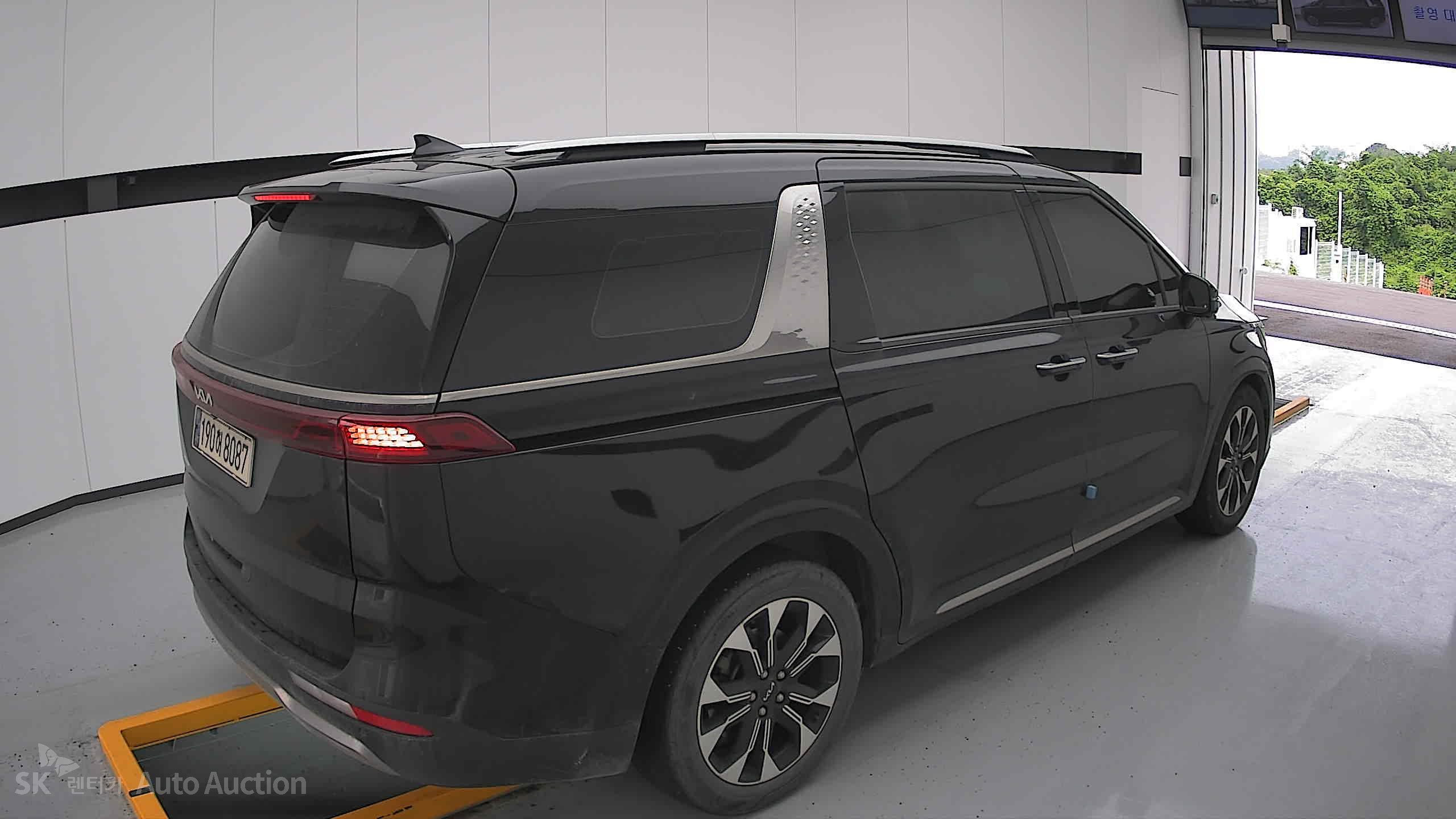 2022 - kia carnival