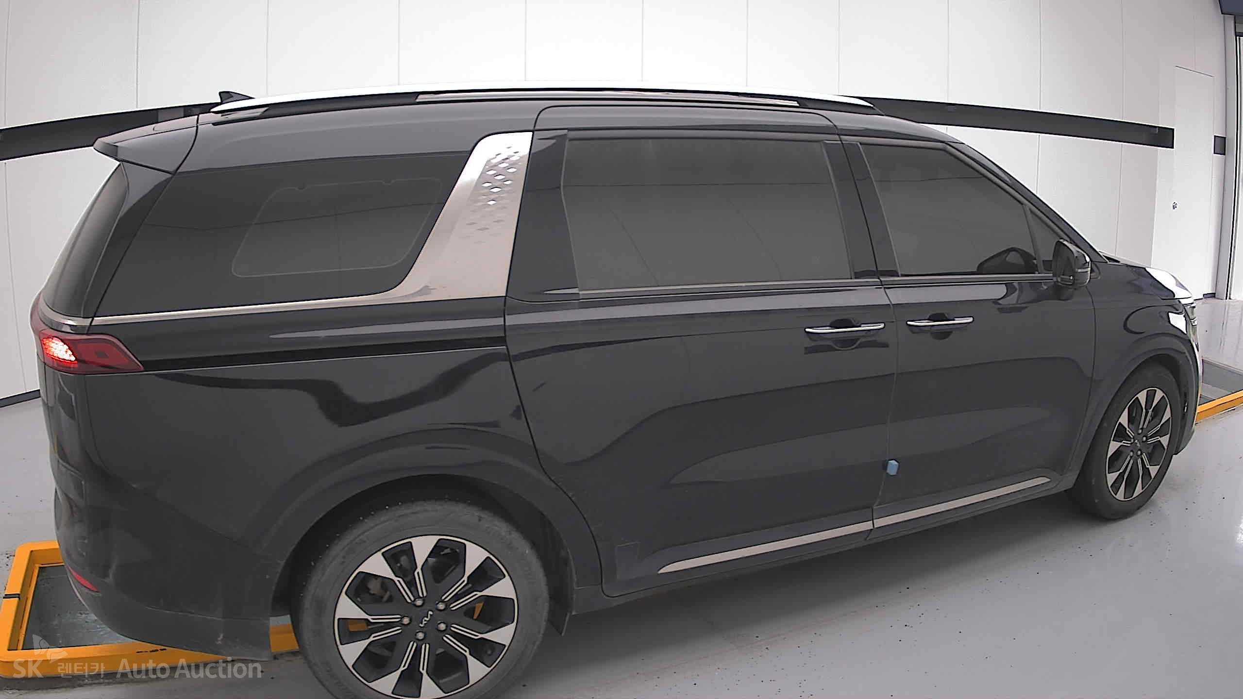 2022 - kia carnival