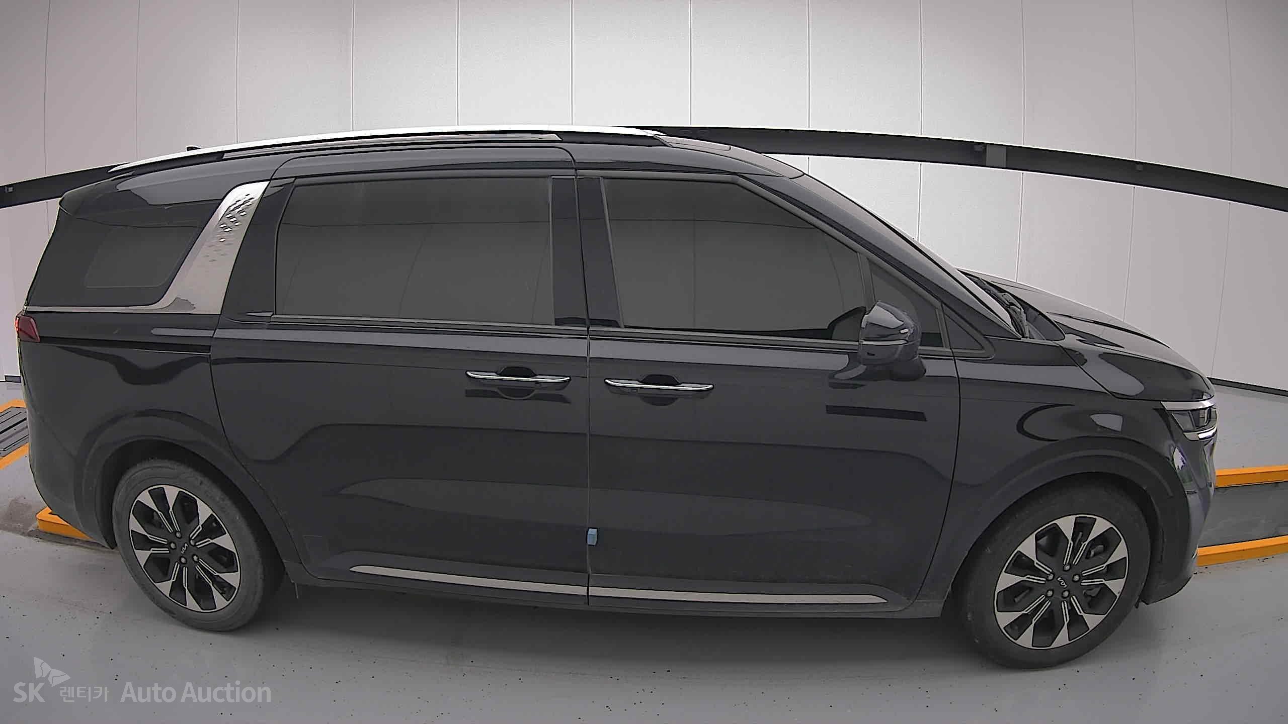 2022 - kia carnival