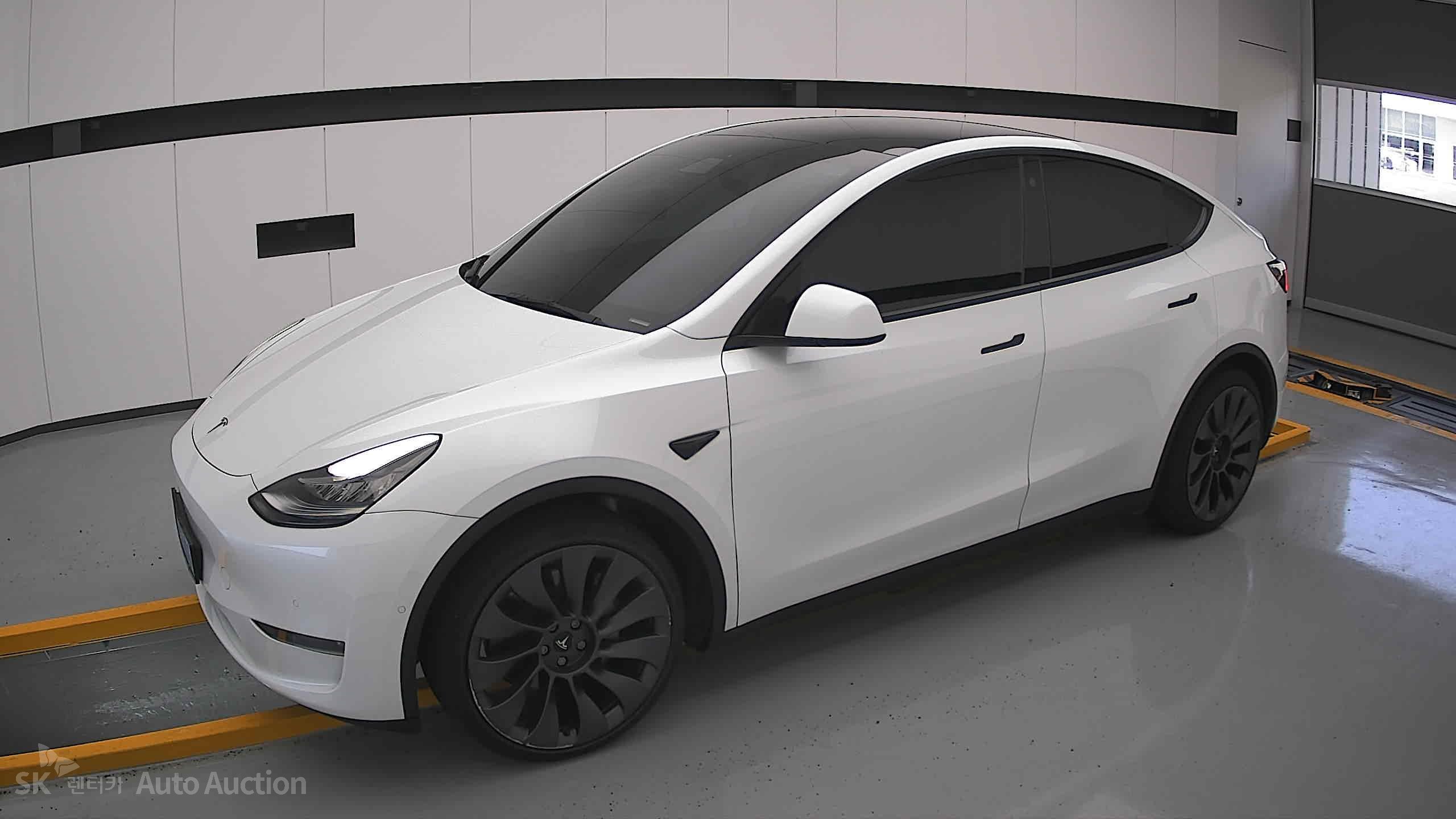 Tesla Model Y 2022 — صورة 12