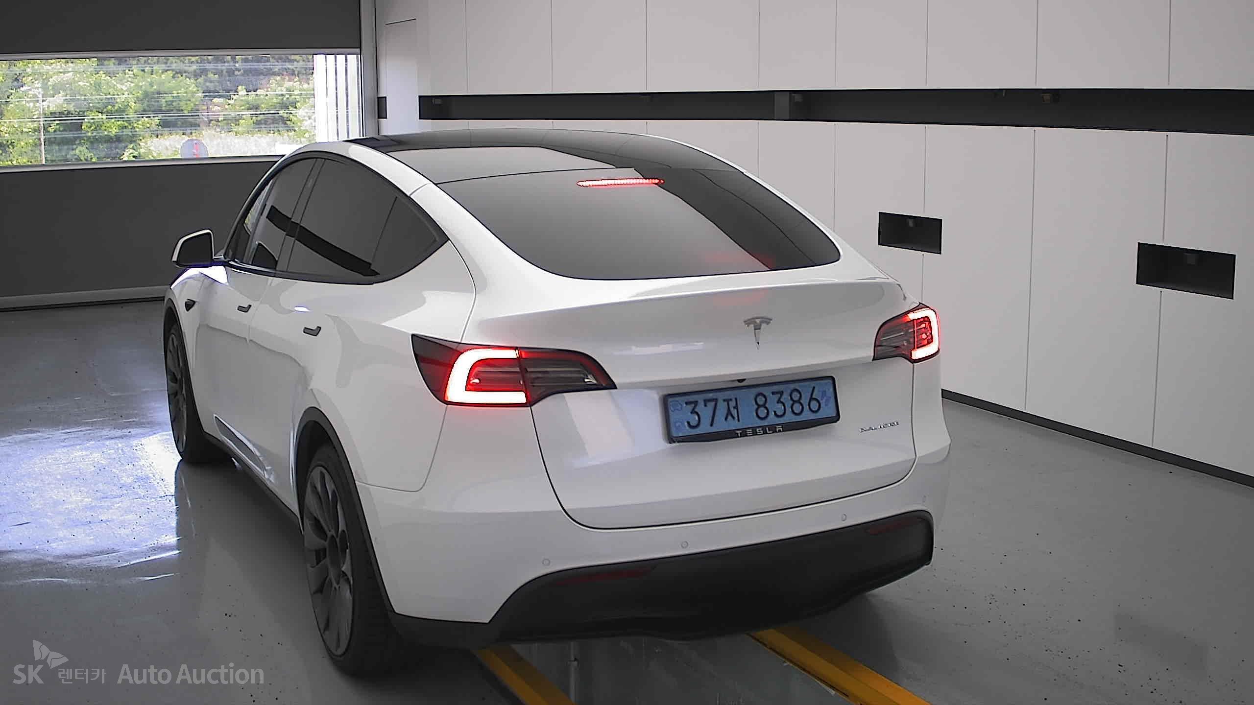 Tesla Model Y 2022 — صورة 15