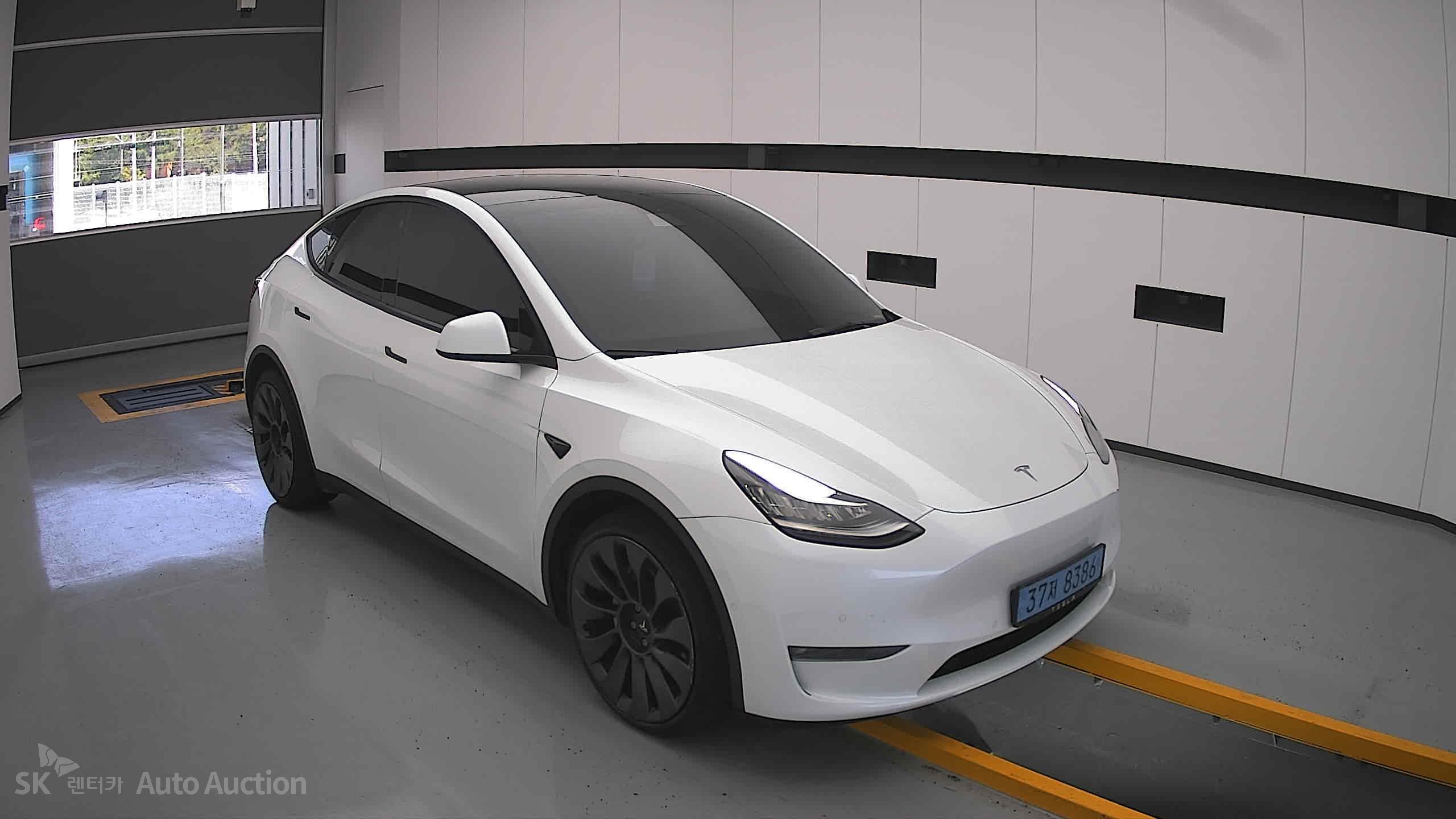 Tesla Model Y 2022 — صورة 21