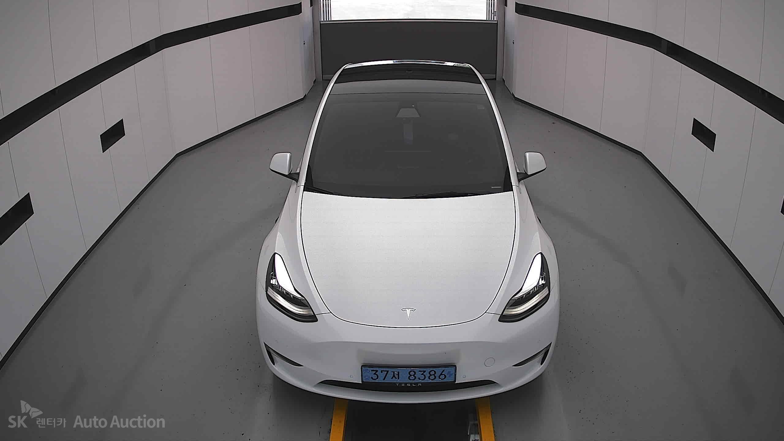 Tesla Model Y 2022 — صورة 24