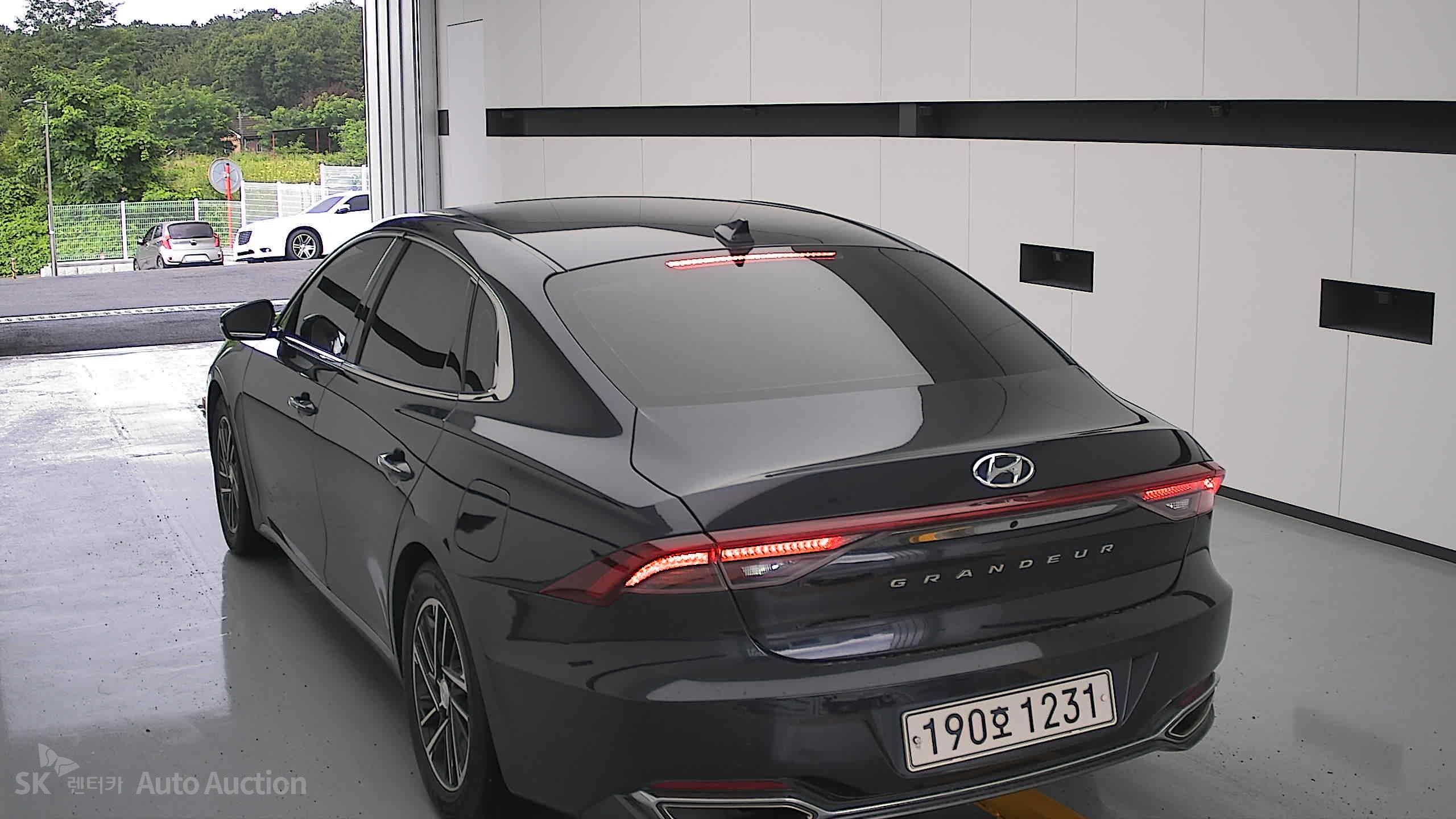 2022 - hyundai grandeur