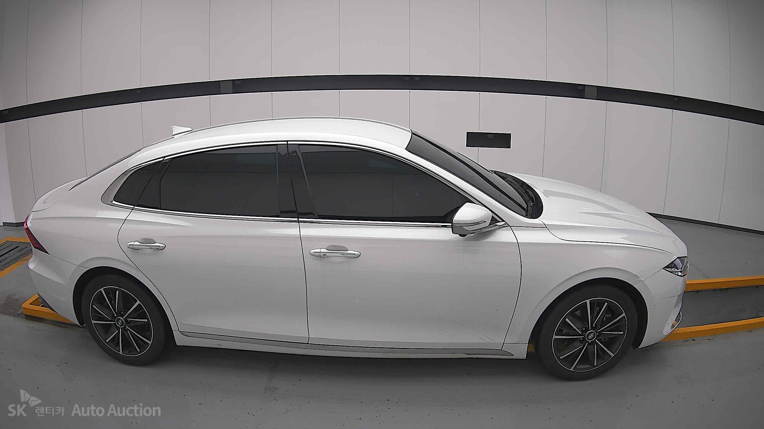 2022 - hyundai grandeur