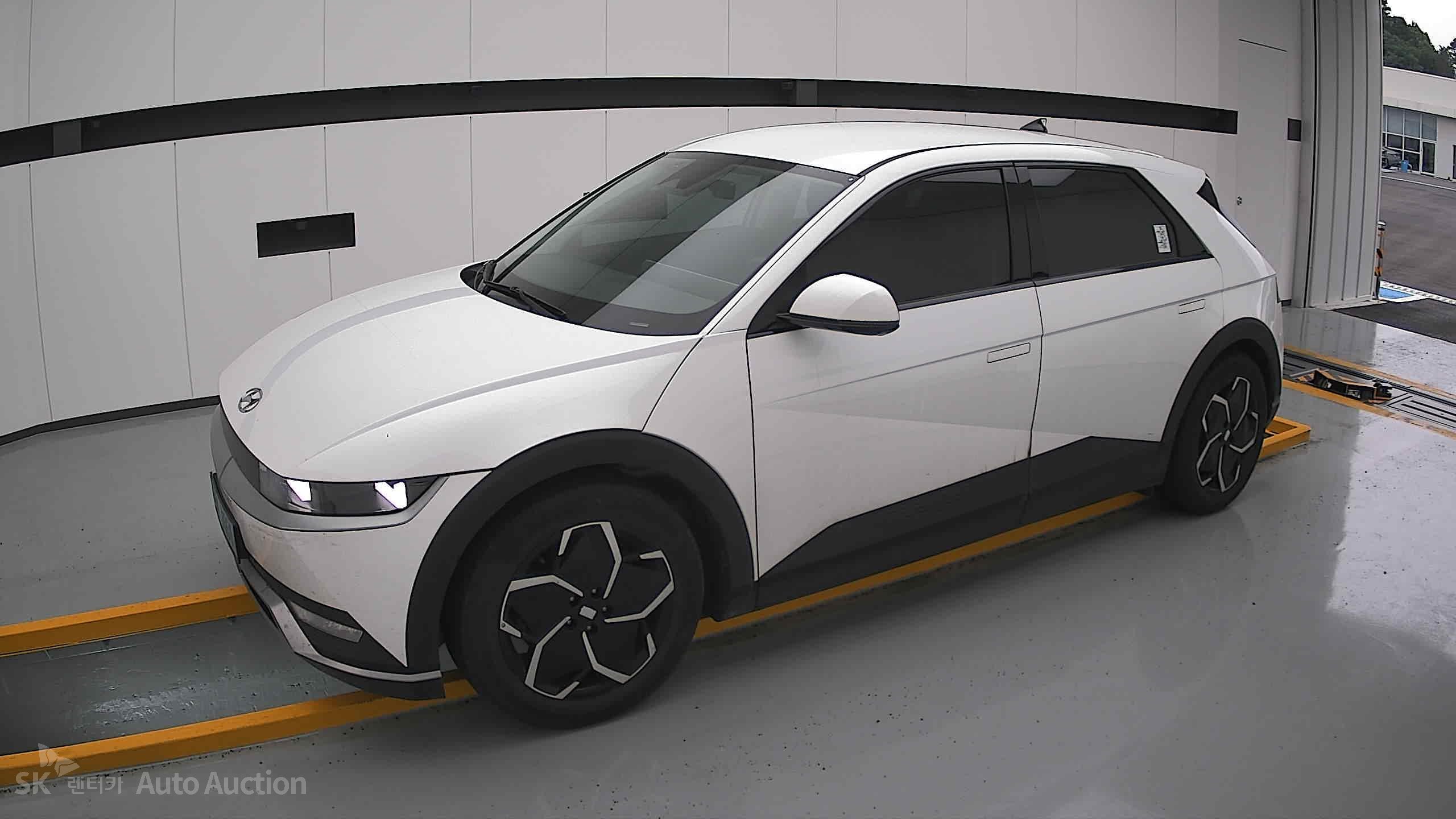 هيونداي Ioniq 2022 — صورة 12