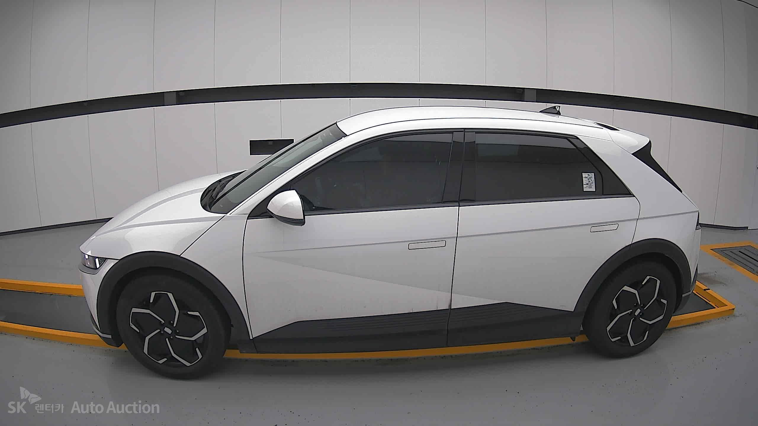 هيونداي Ioniq 2022 — صورة 13