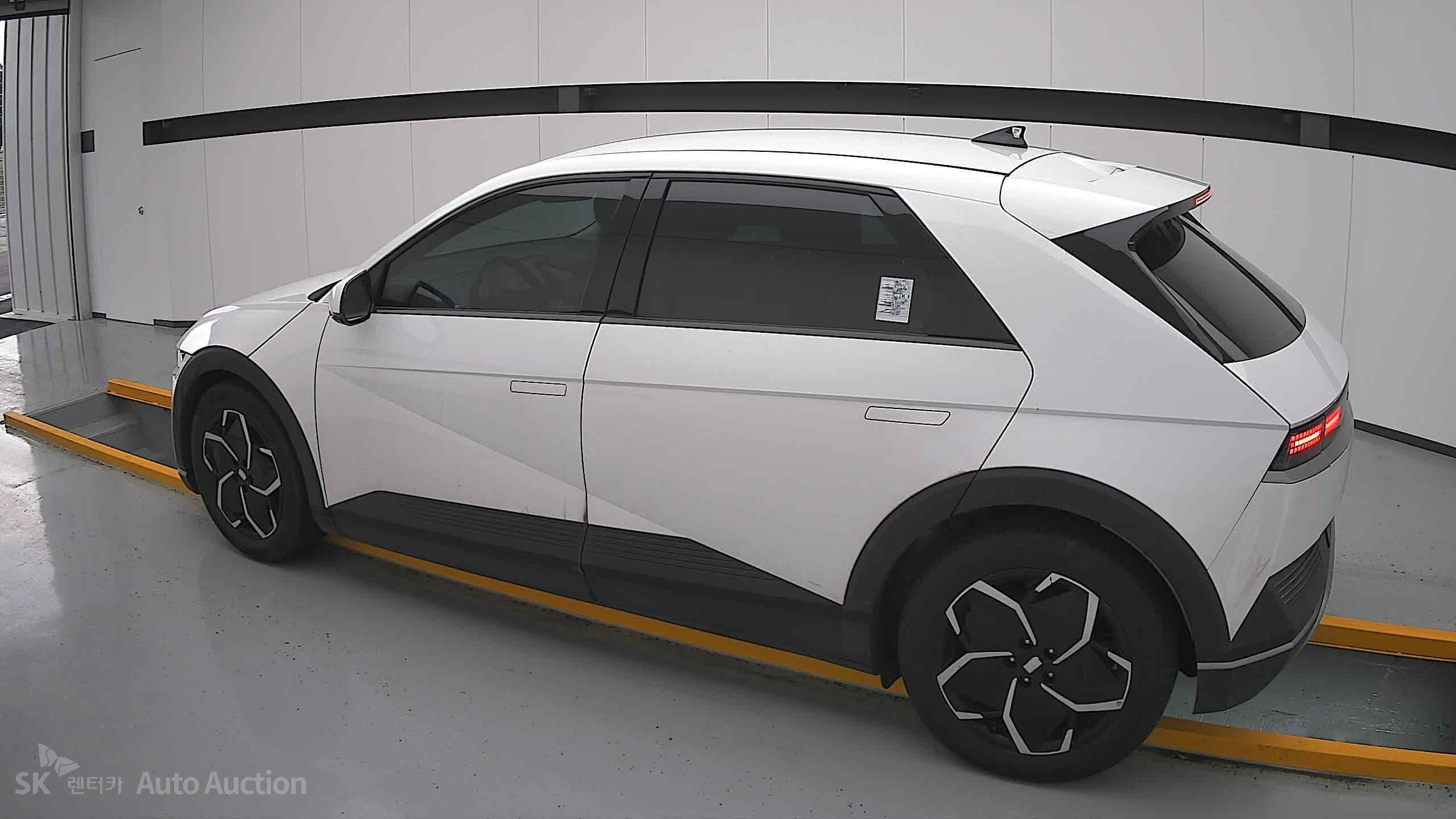 هيونداي Ioniq 2022 — صورة 14
