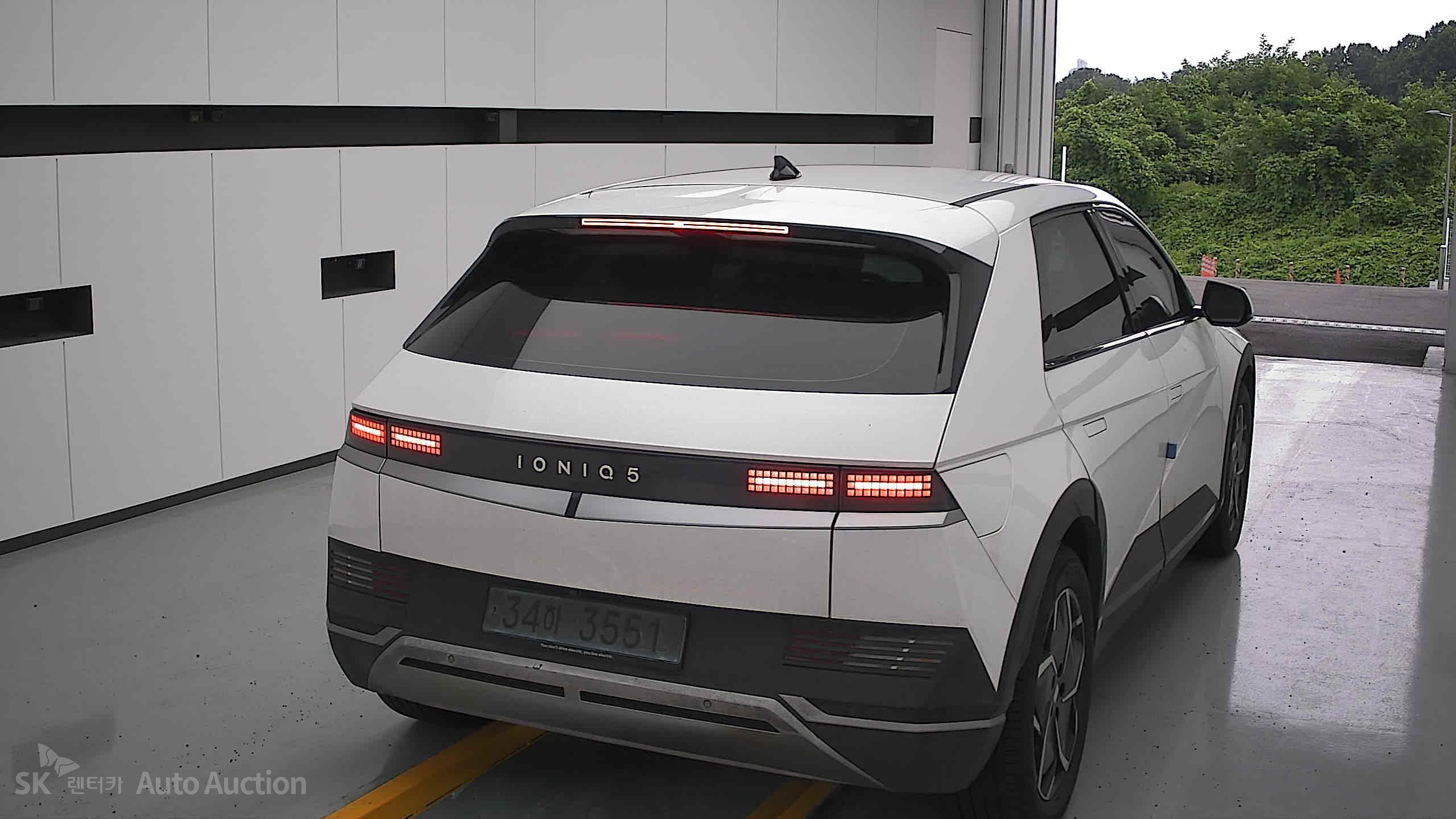 هيونداي Ioniq 2022 — صورة 16