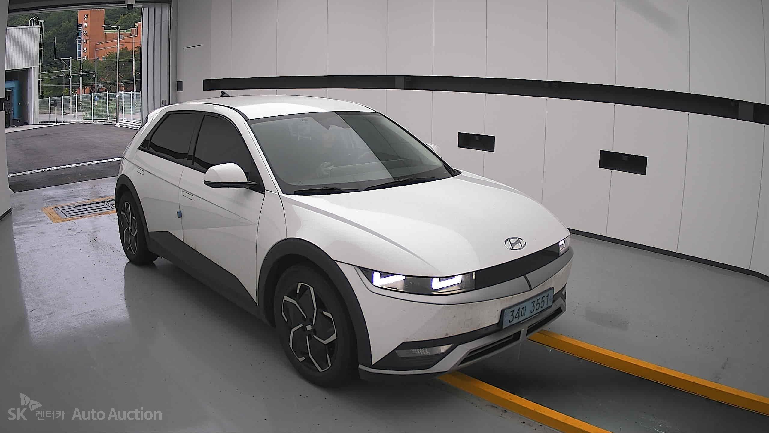هيونداي Ioniq 2022 — صورة 21