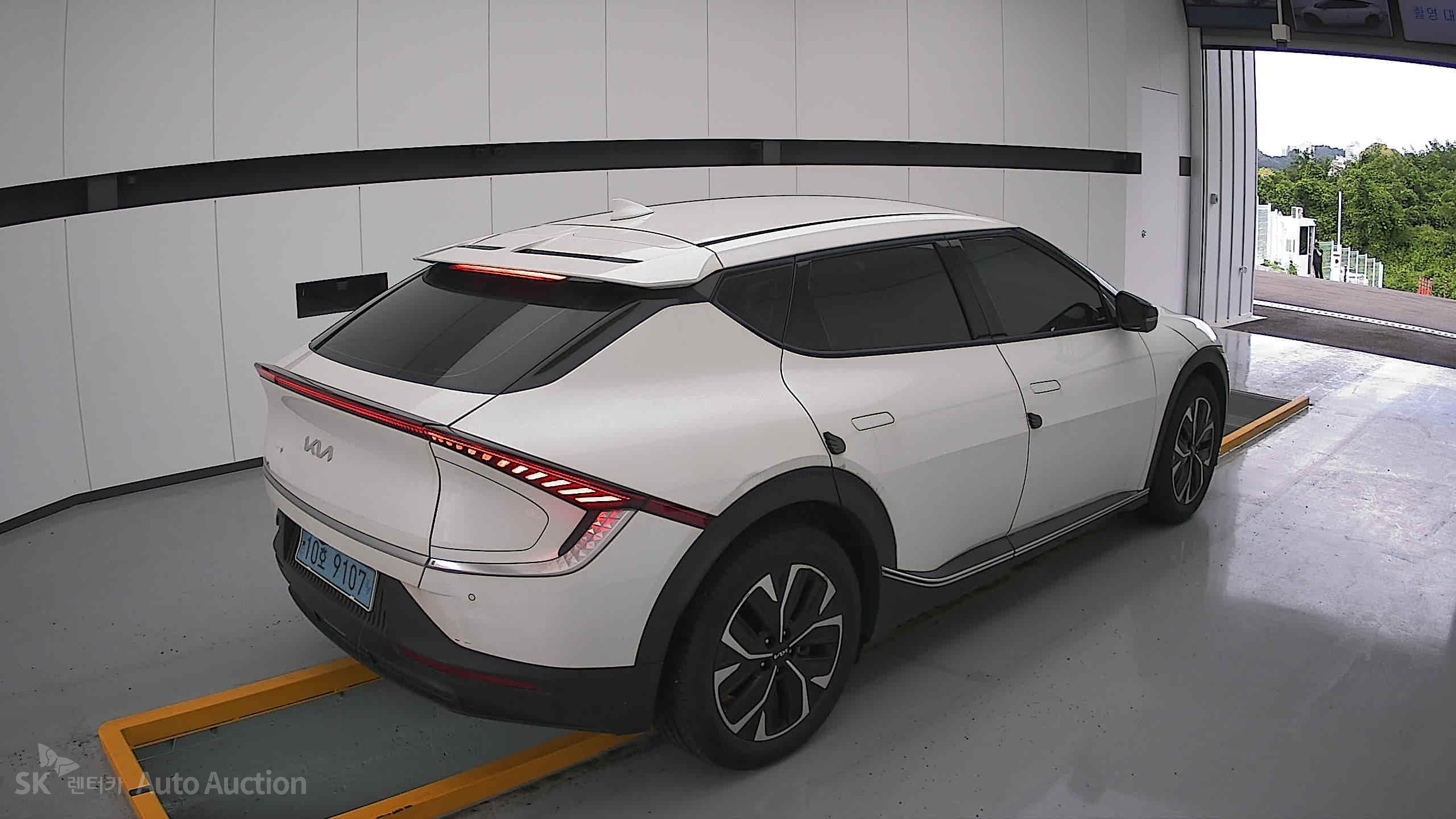 2022 - kia ev6