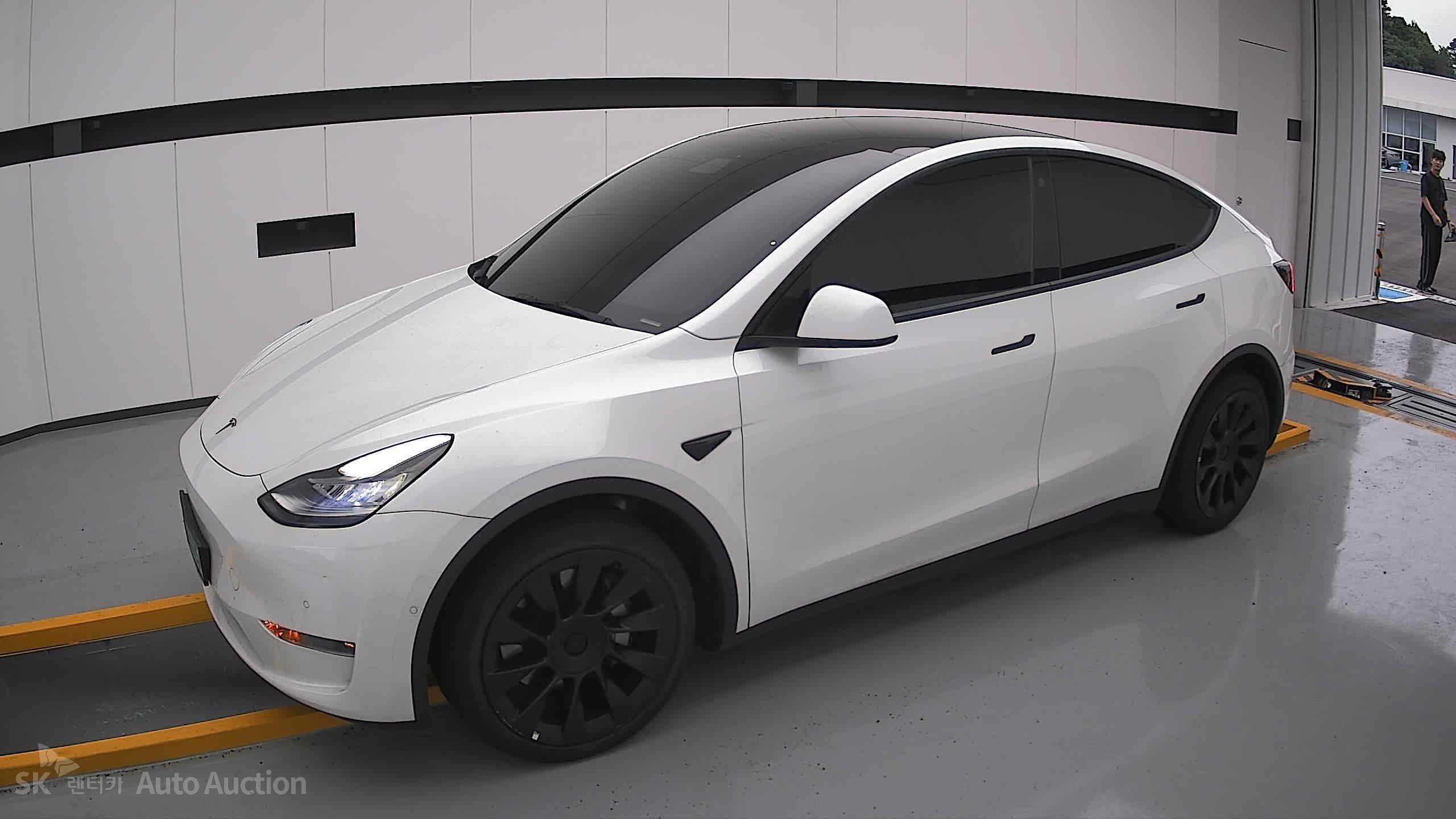 2022 - tesla model y