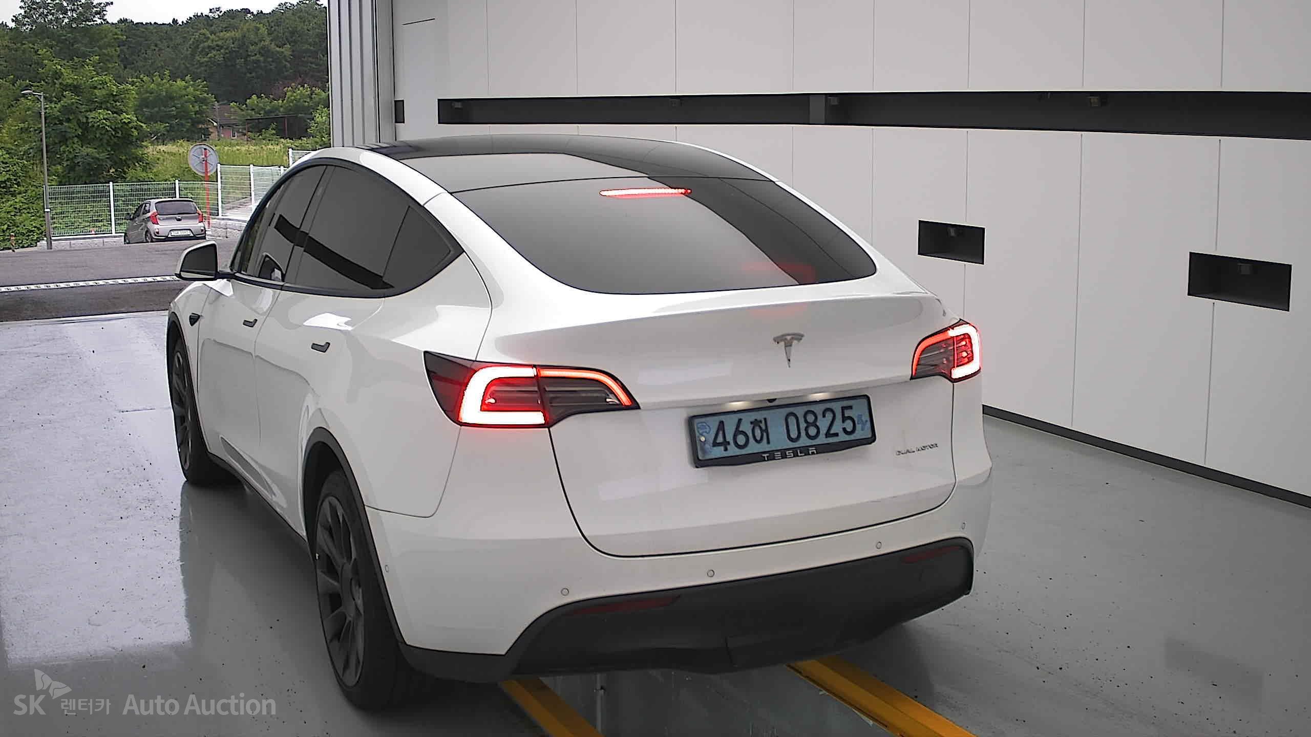 2022 - tesla model y