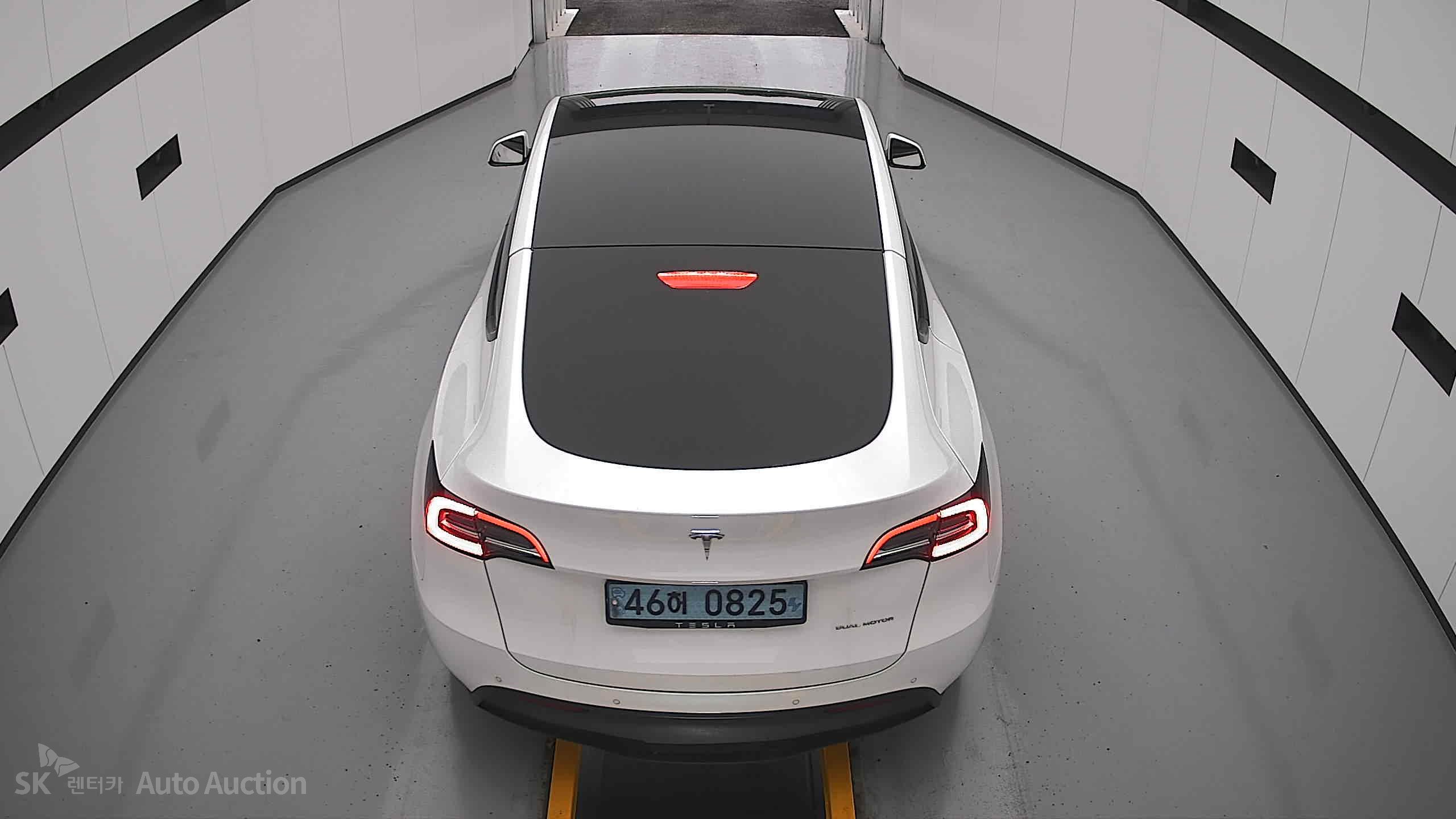 2022 - tesla model y