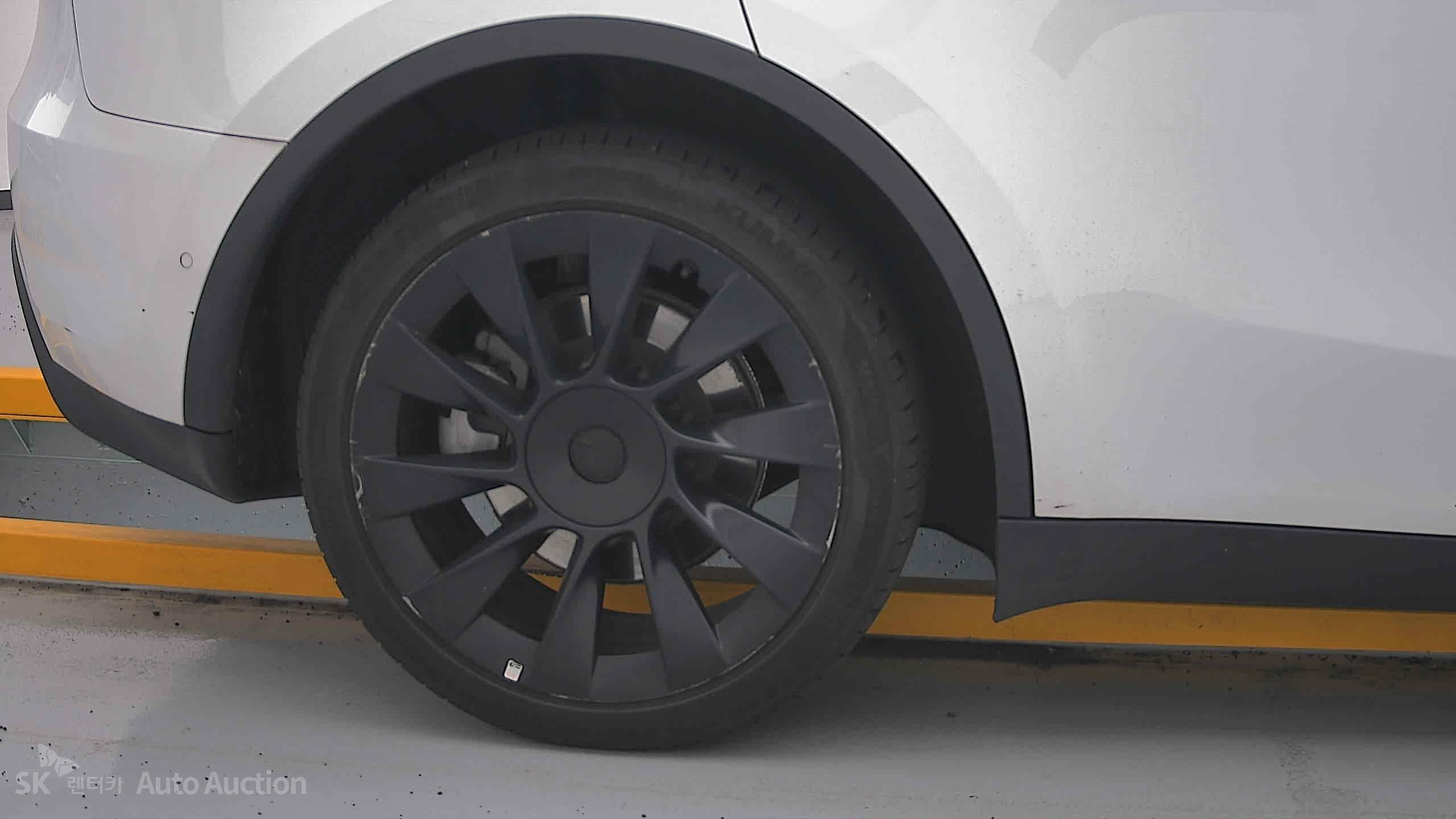 2022 - tesla model y