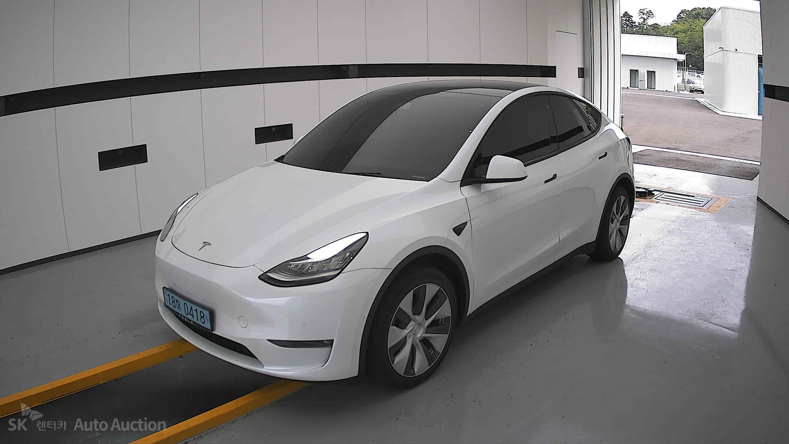 2022 - tesla model y
