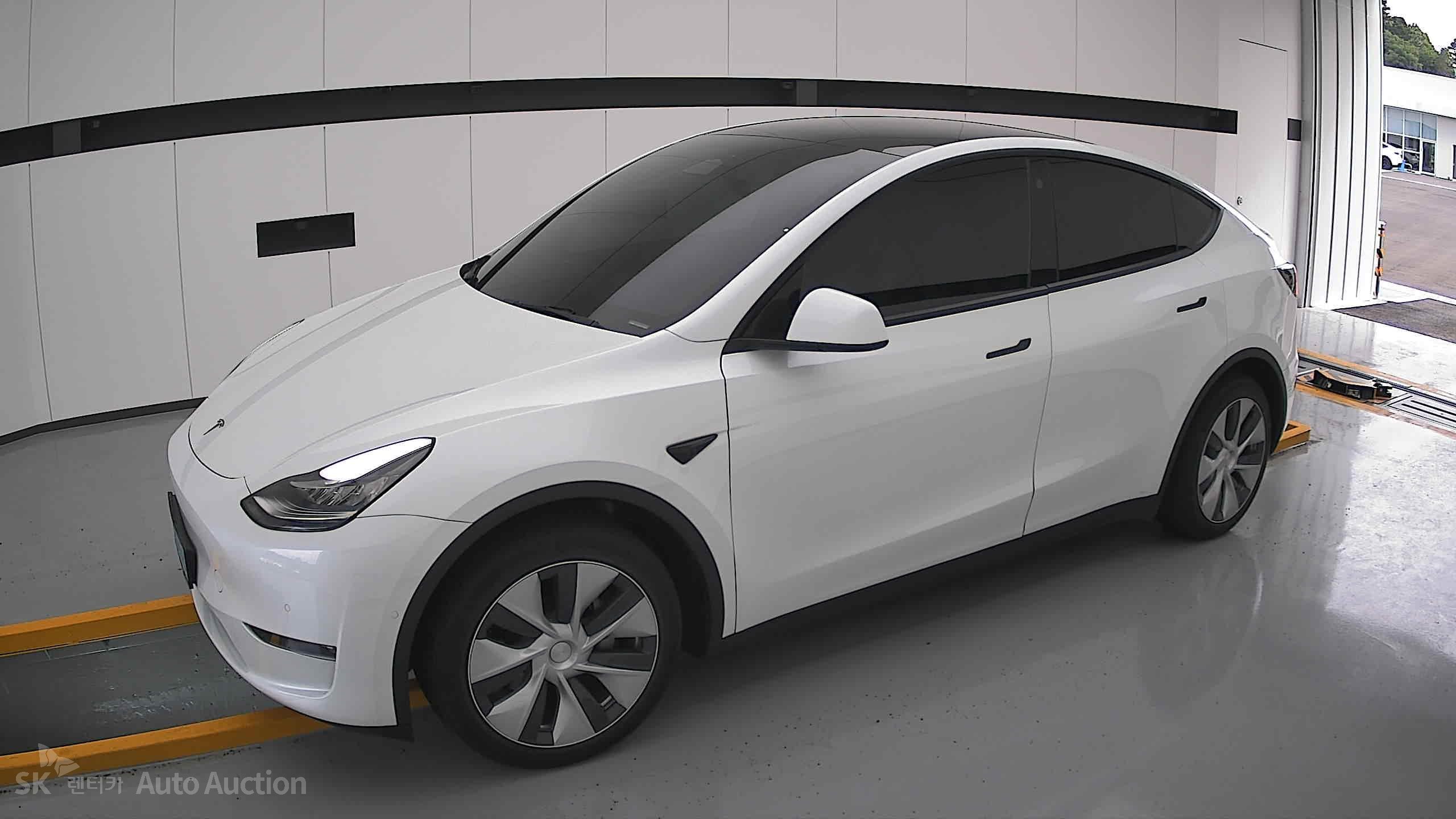 2022 - tesla model y