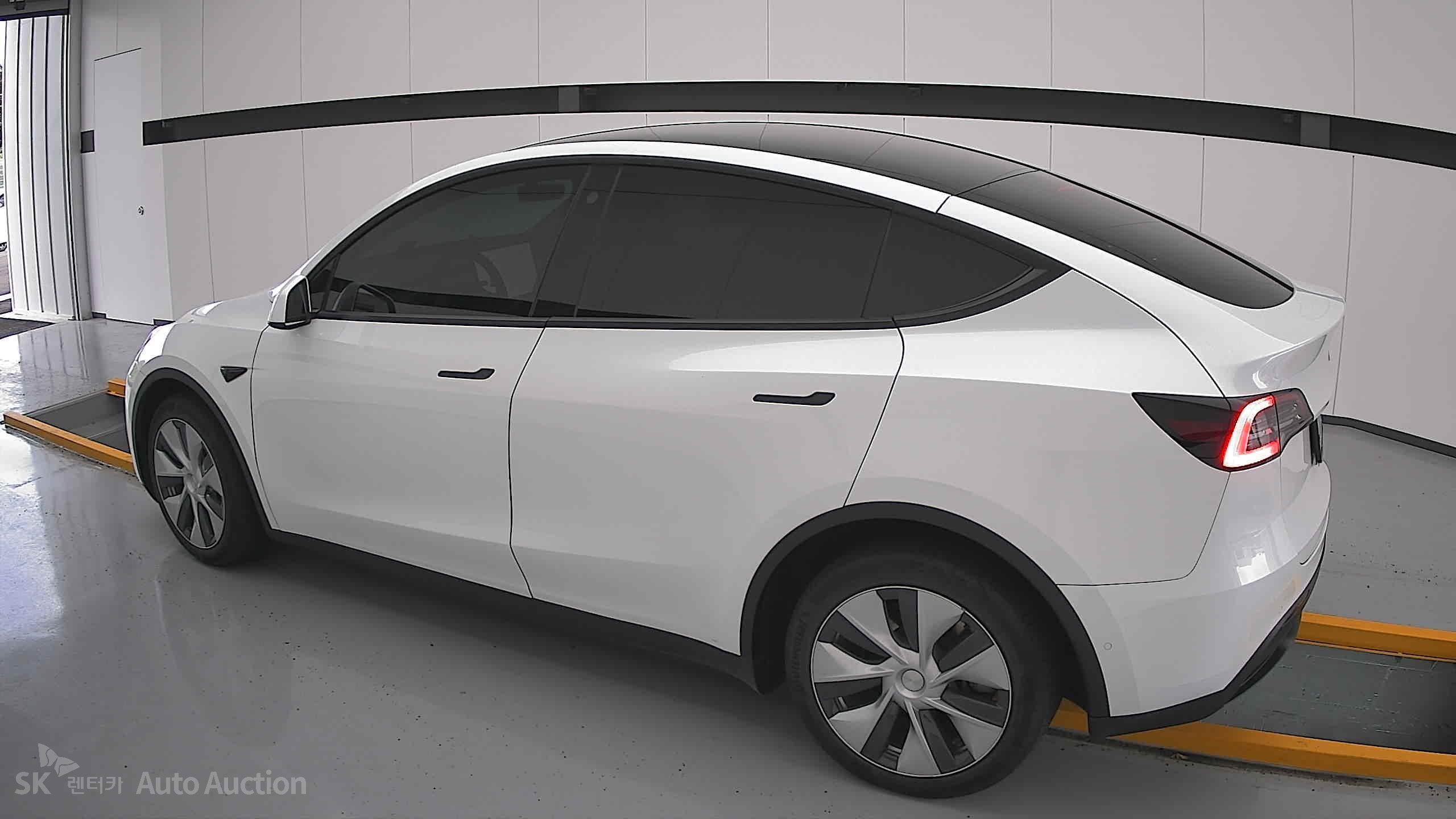 2022 - tesla model y