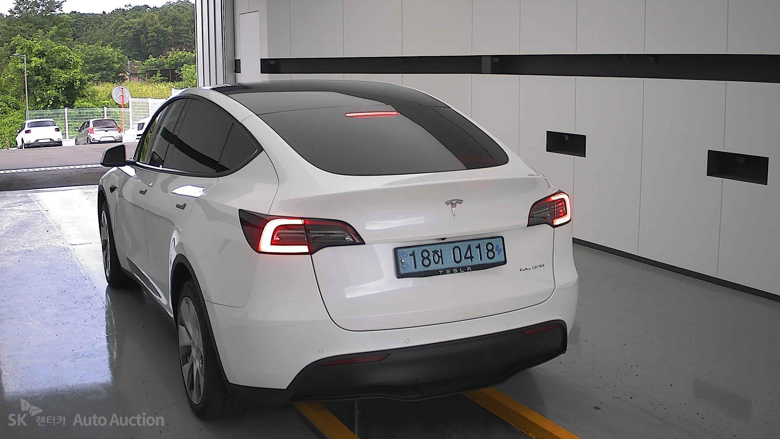 2022 - tesla model y