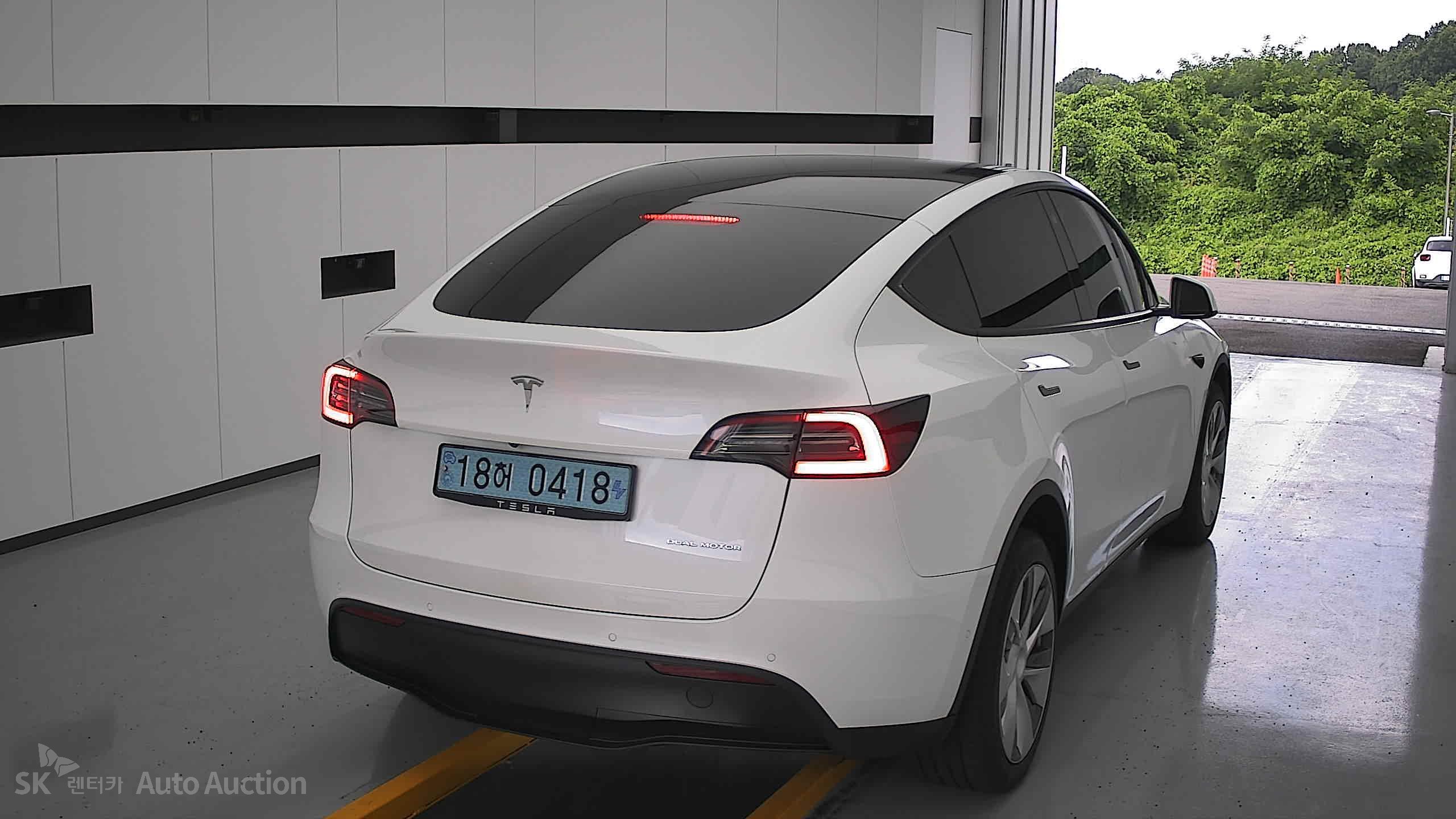 2022 - tesla model y