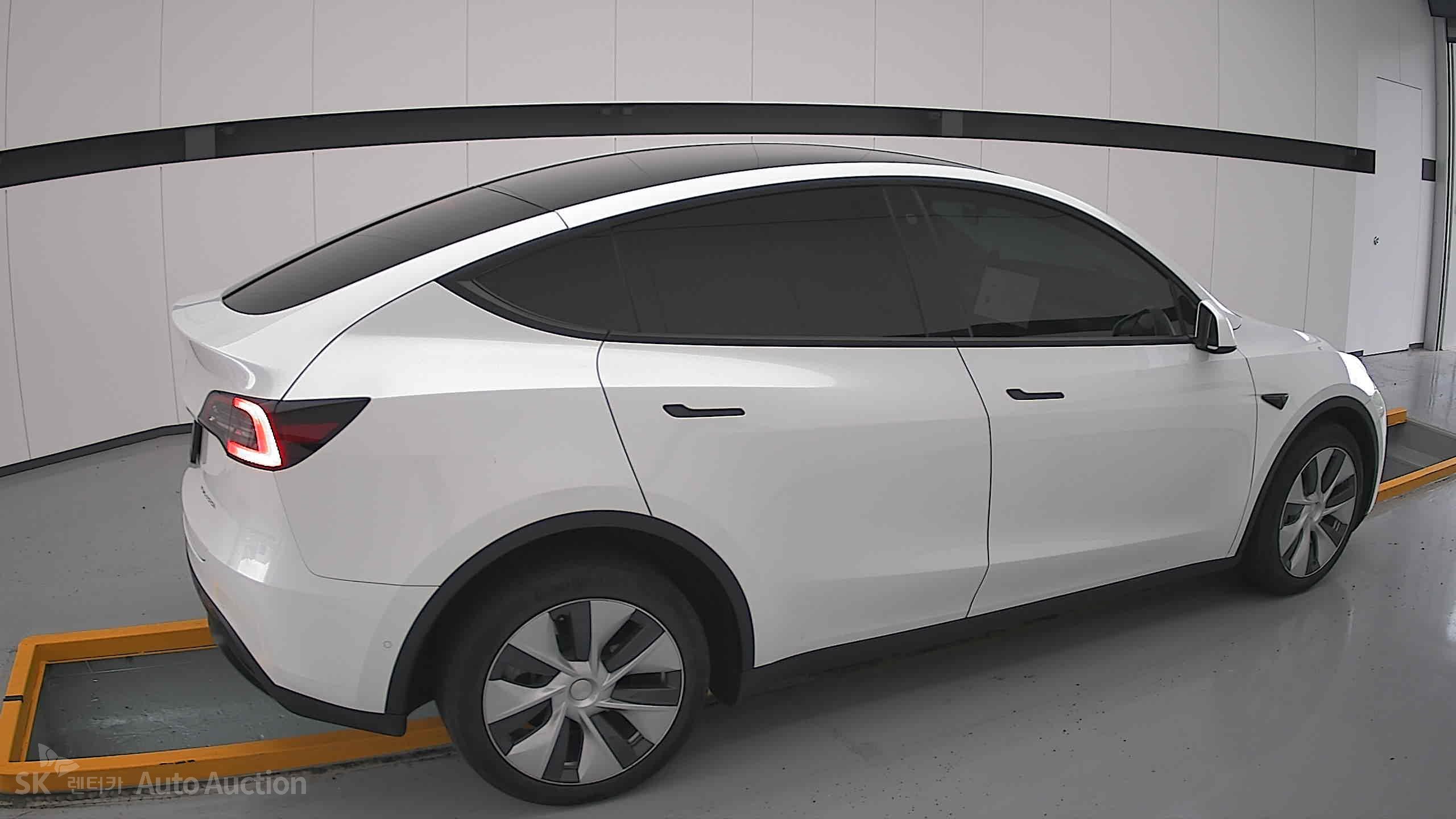 2022 - tesla model y