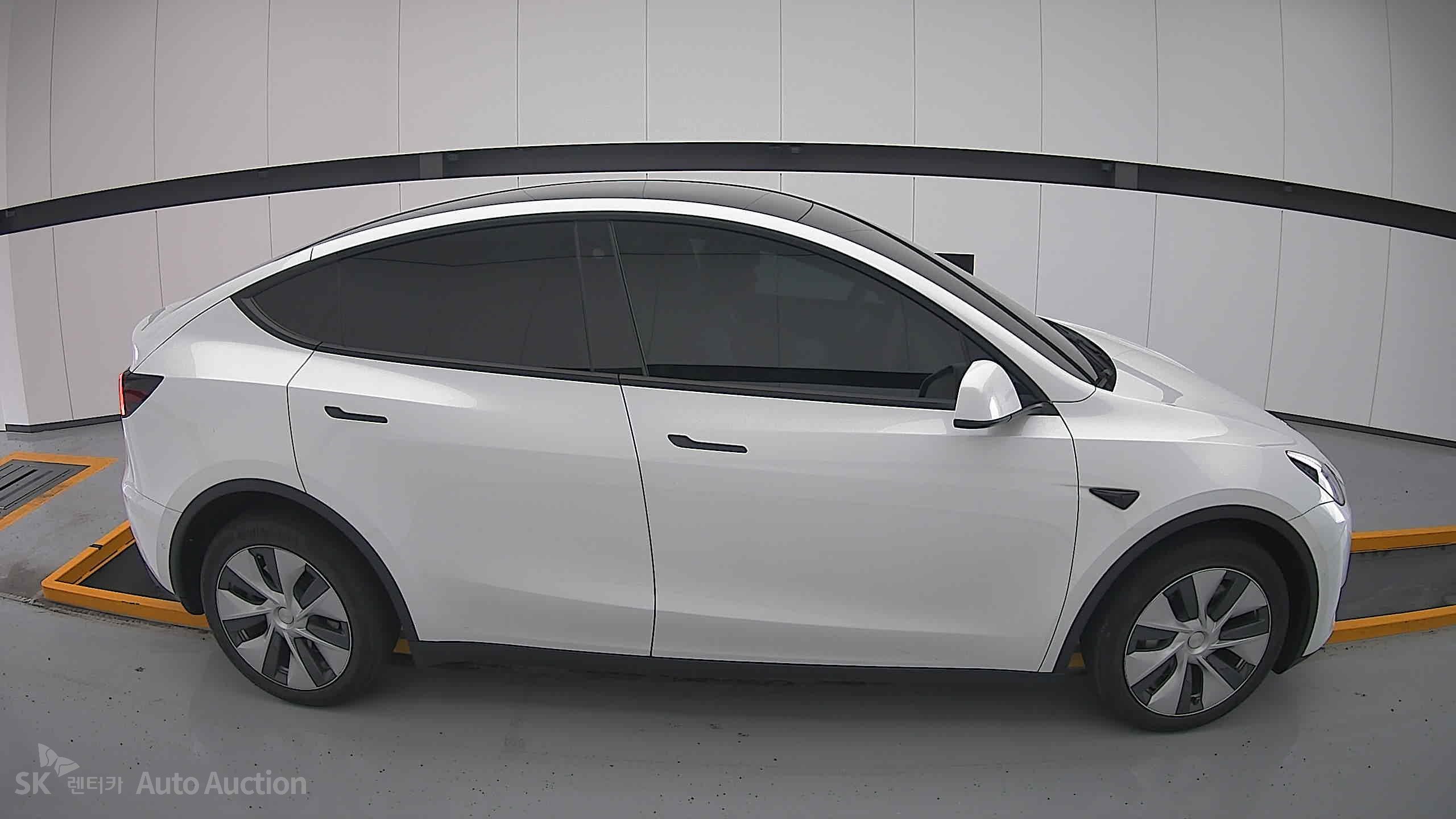 2022 - tesla model y