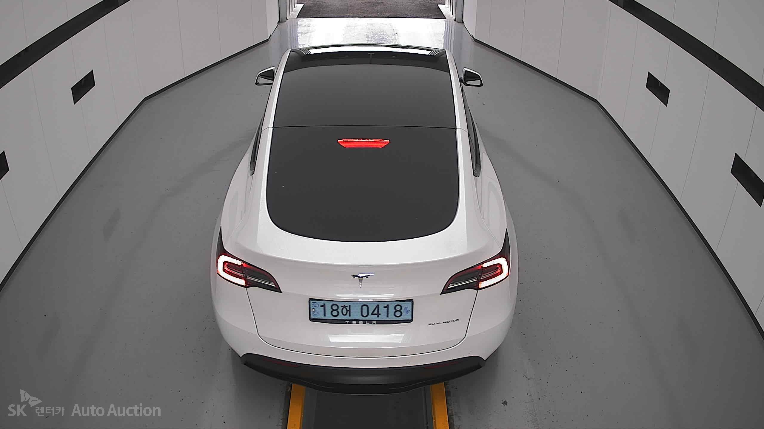 2022 - tesla model y