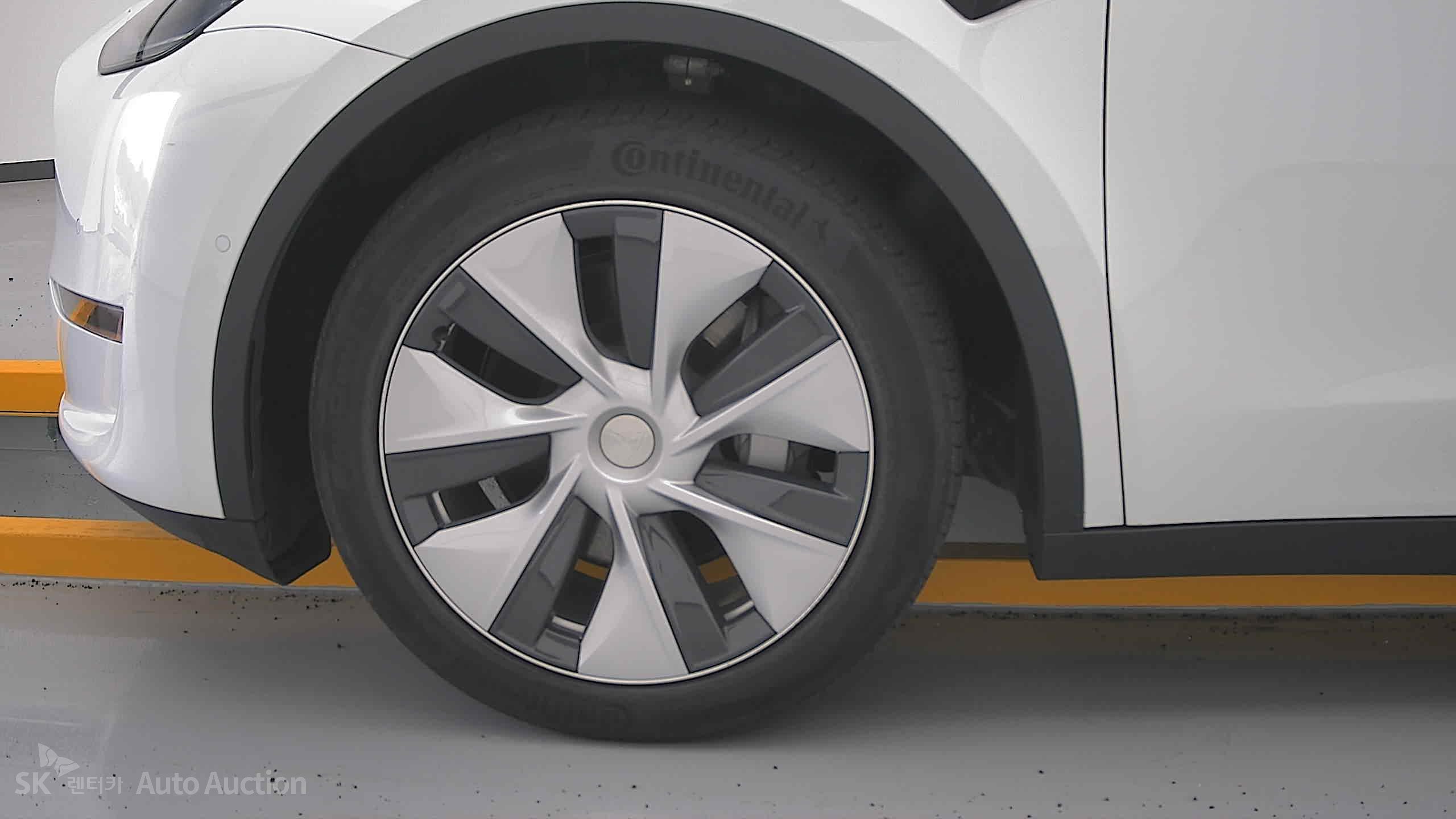 2022 - tesla model y