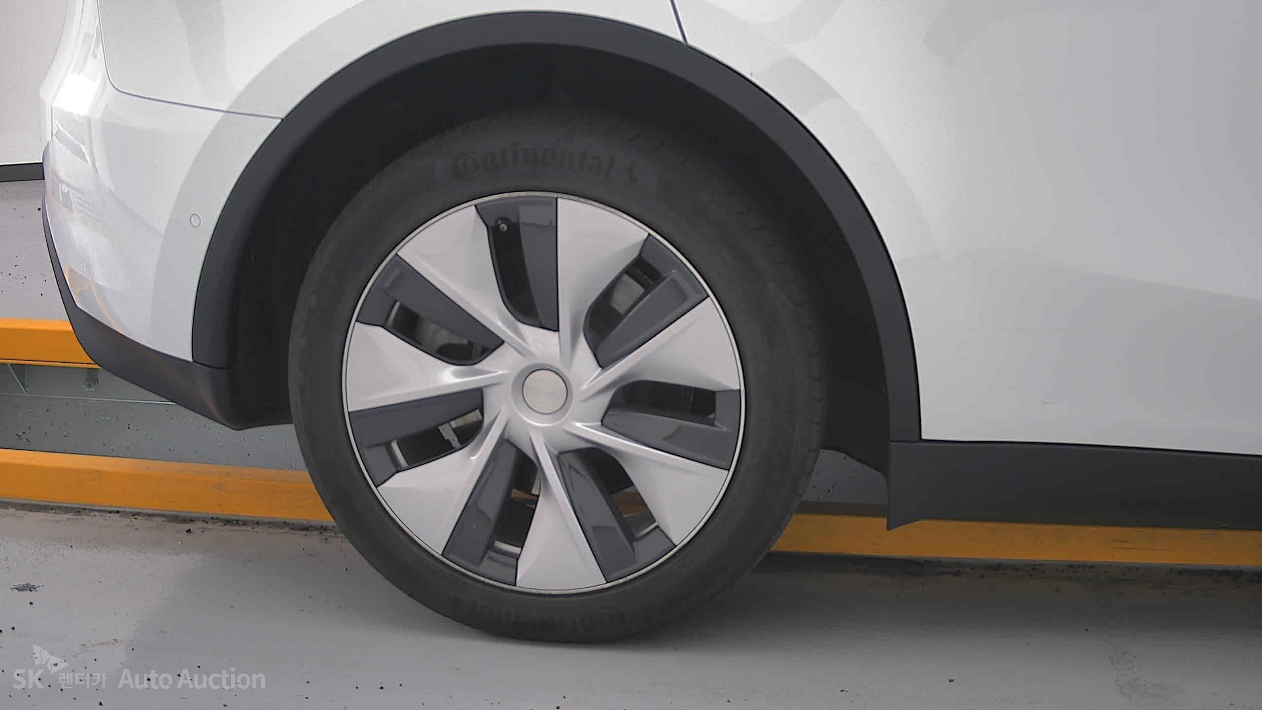 2022 - tesla model y