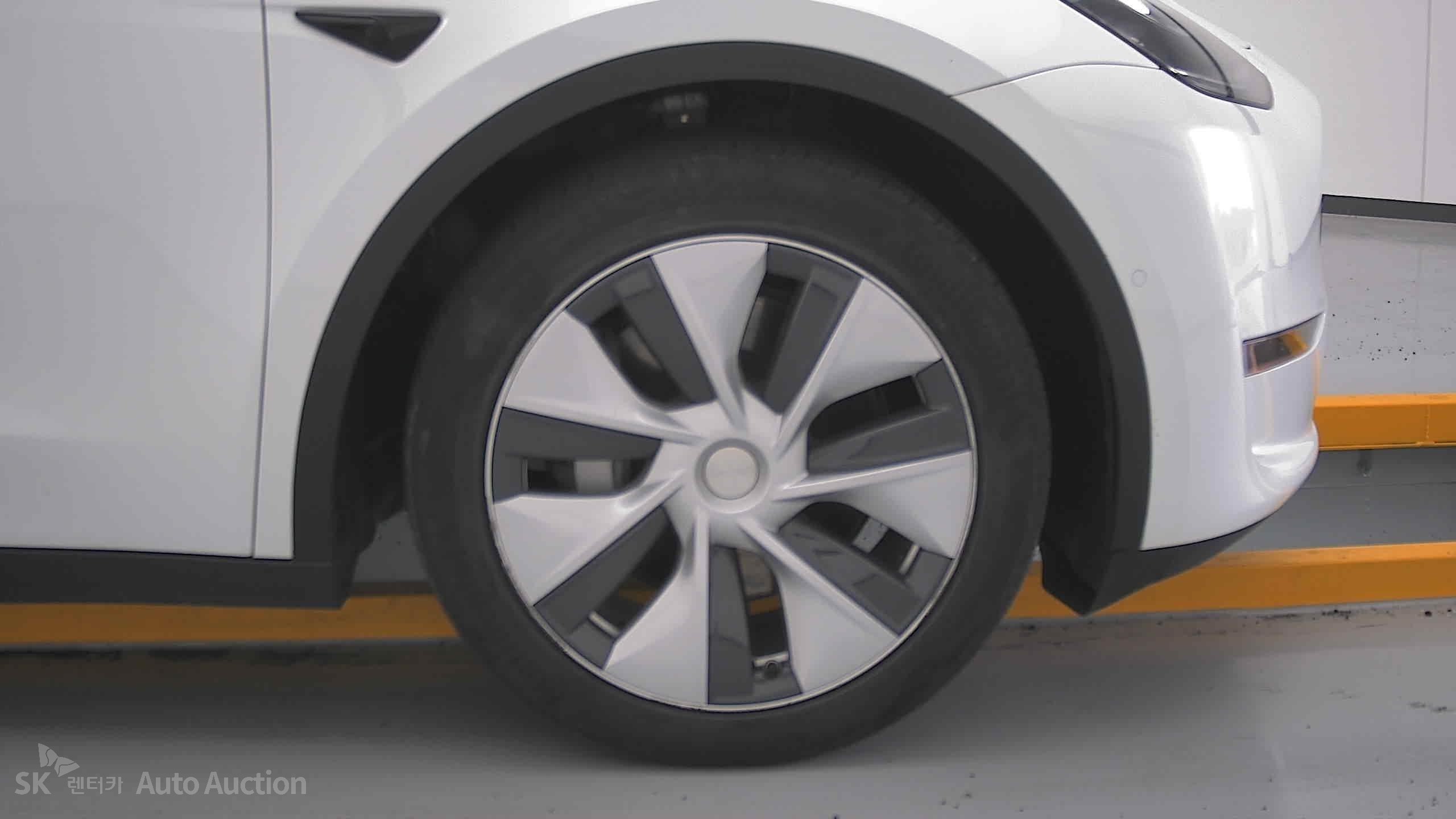 2022 - tesla model y